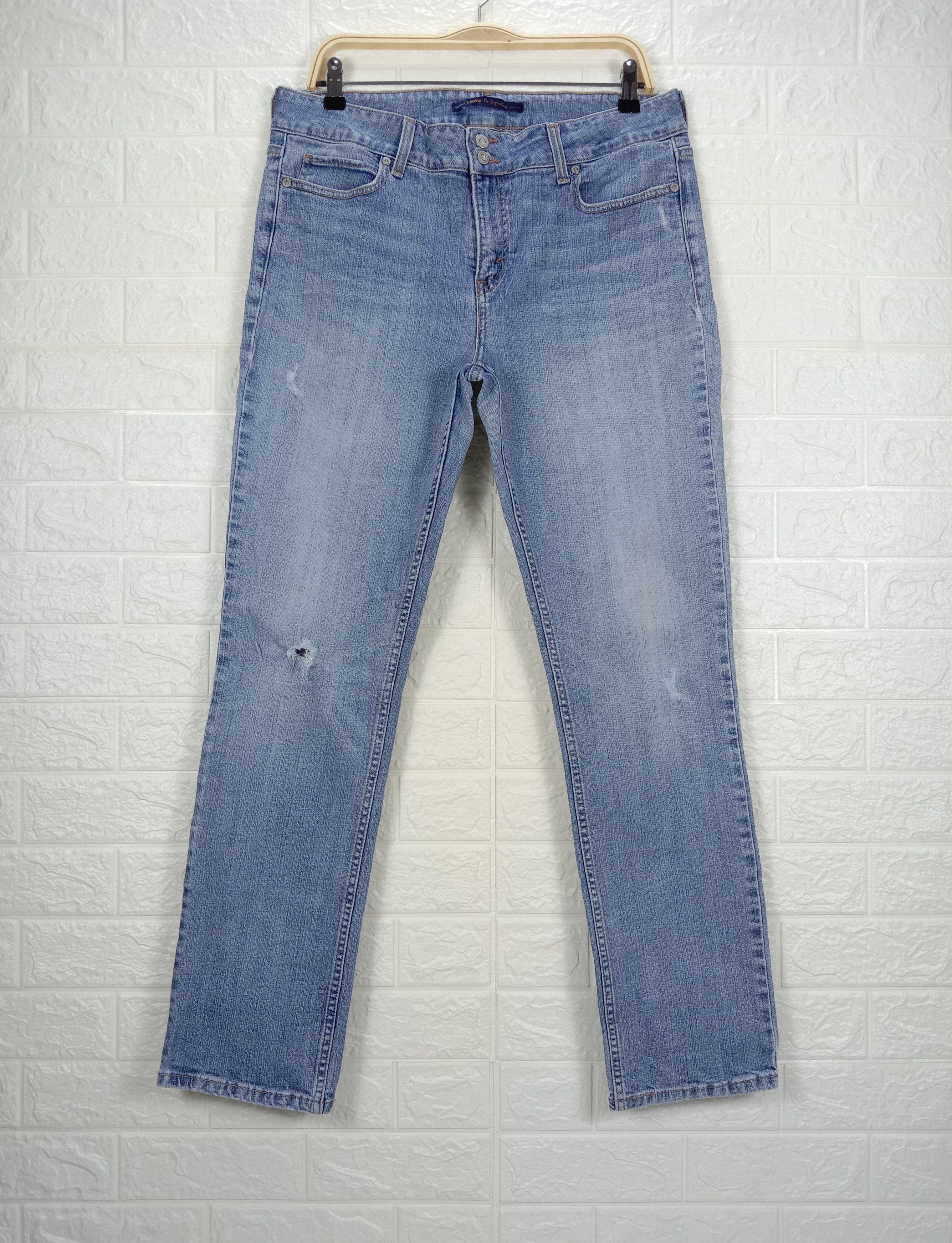 Levi's Vintage Levi's 526 Jeans Slender Straight Light Wash Denim Size 34" / US 12 / IT 48 - 1 Thumbnail