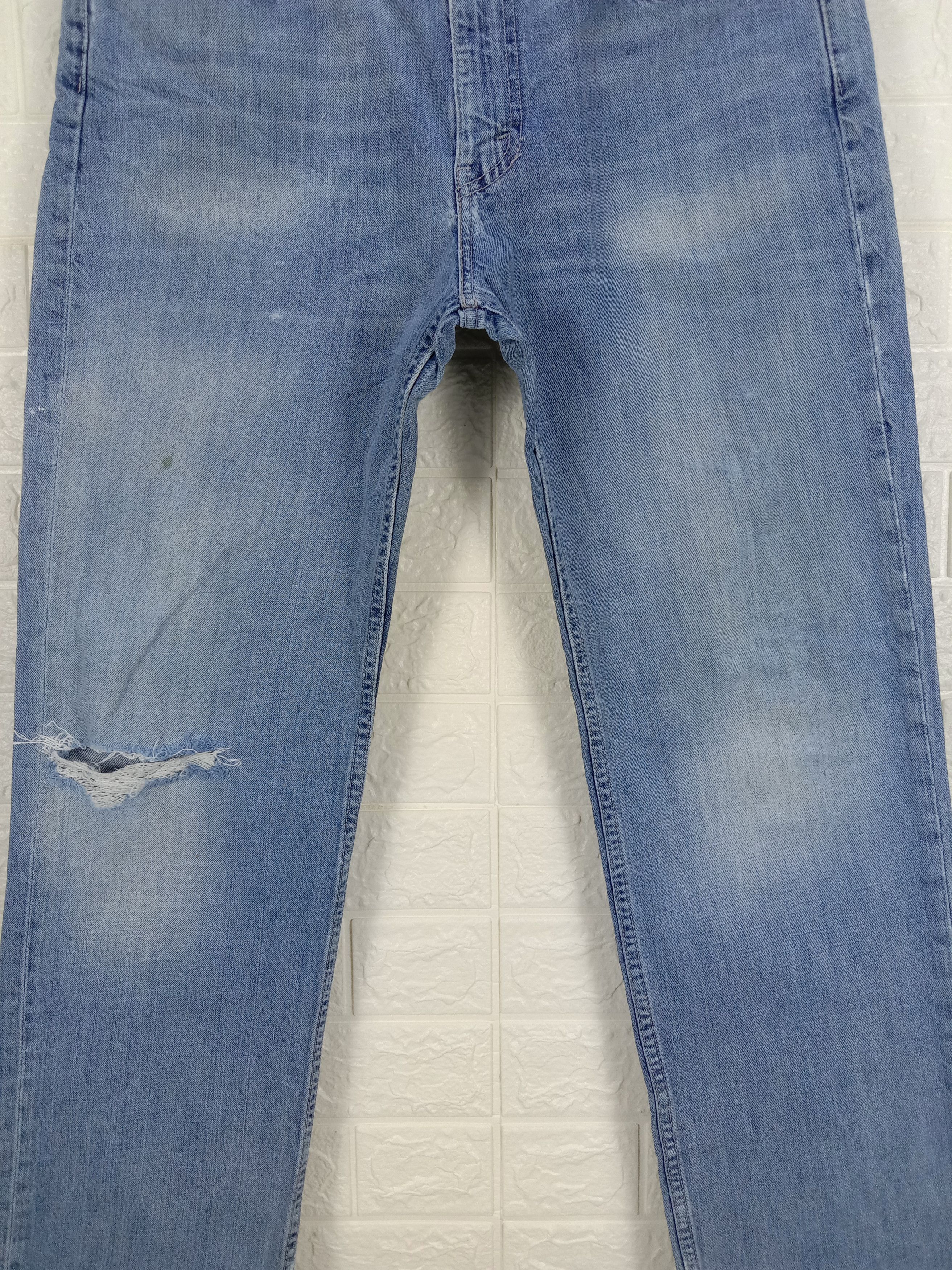 Levi's Vintage Levi's 514 Jeans Light Wash Distressed Denim Size US 34 / EU 50 - 3 Thumbnail