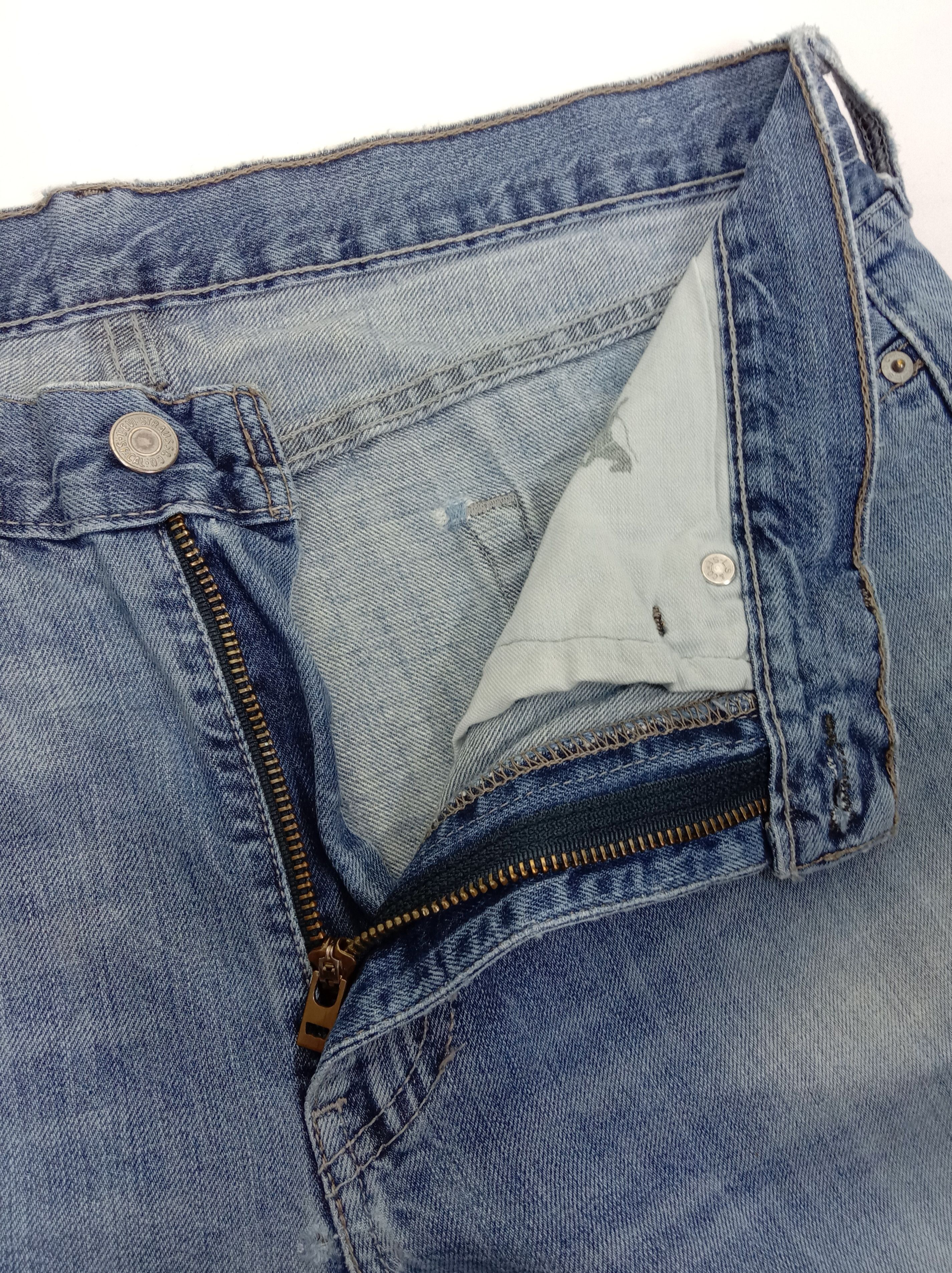 Levi's Vintage Levi's 514 Jeans Light Wash Distressed Denim Size US 34 / EU 50 - 10 Thumbnail