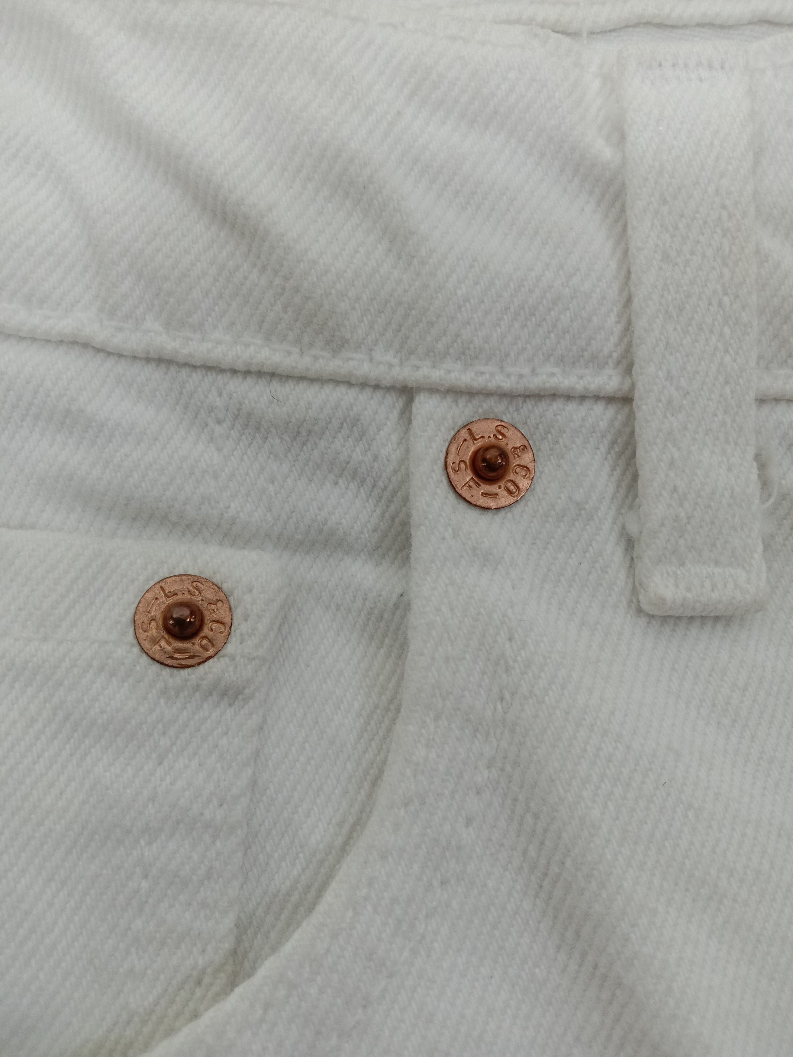 Levi's Vintage Levi's 550 Jeans Relaxed Fit White Denim Size US 33 - 12 Thumbnail