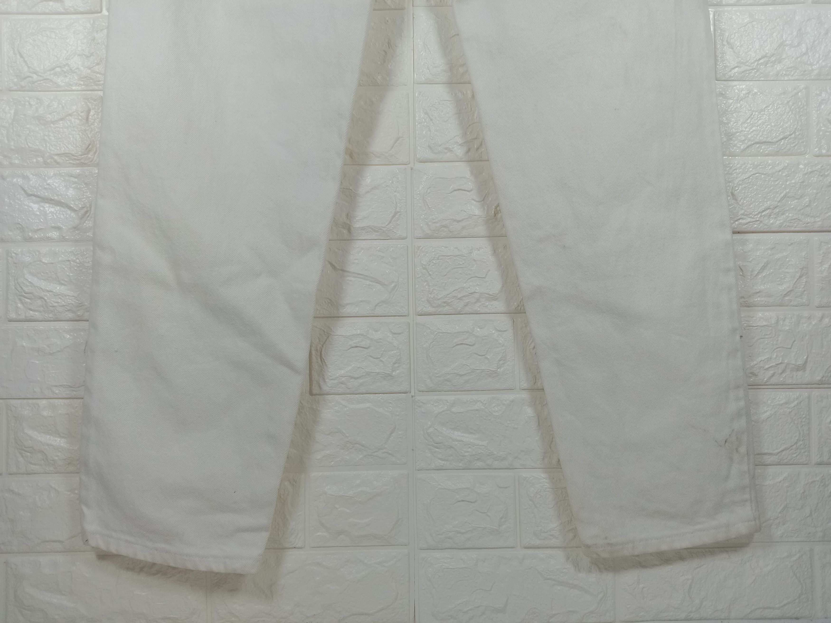 Levi's Vintage Levi's 550 Jeans Relaxed Fit White Denim Size US 33 - 8 Thumbnail