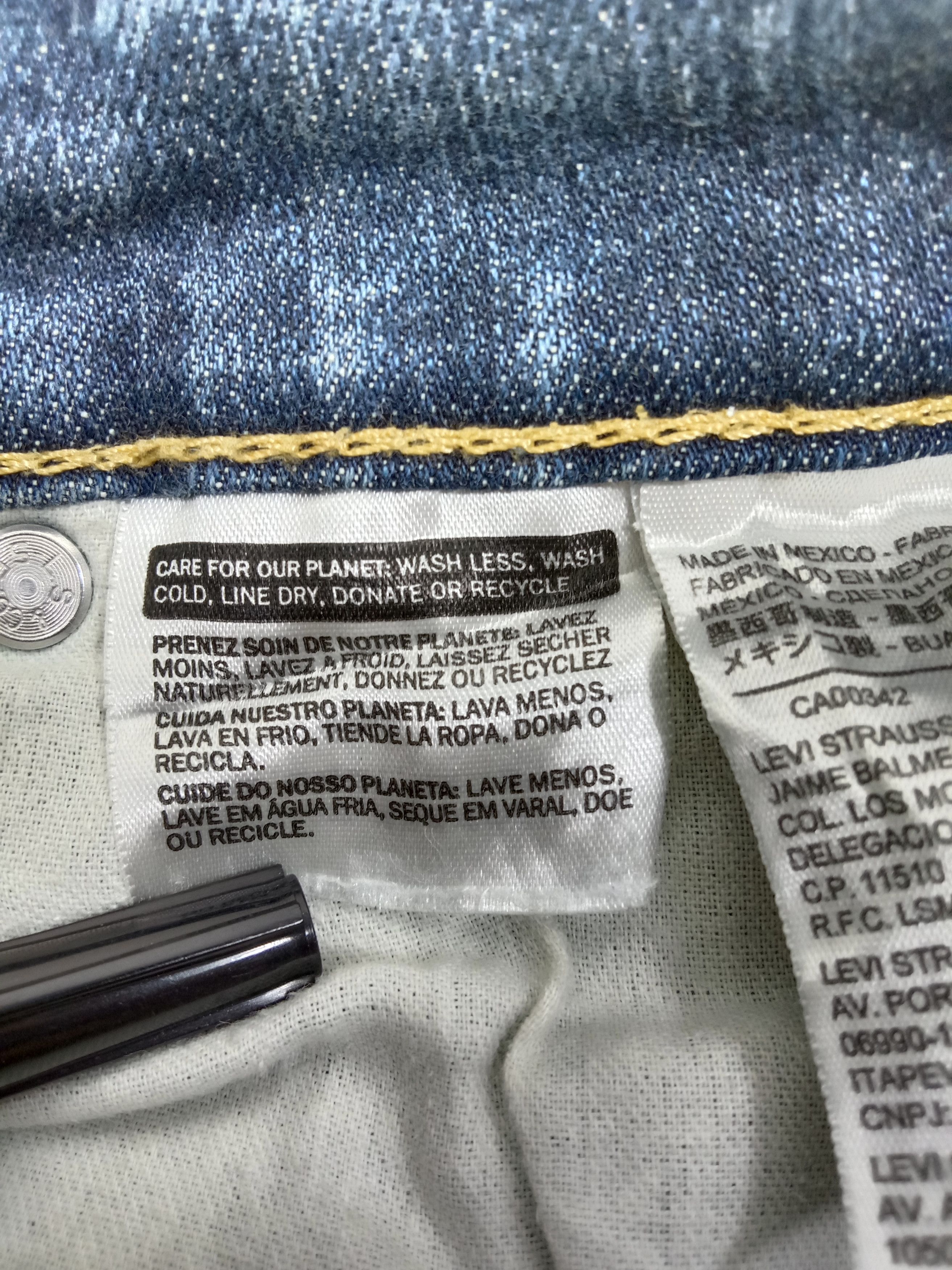 Levi's Vintage Levi’s 513 Jeans Blue Wash Distressed Denim Size US 32 / EU 48 - 16 Thumbnail