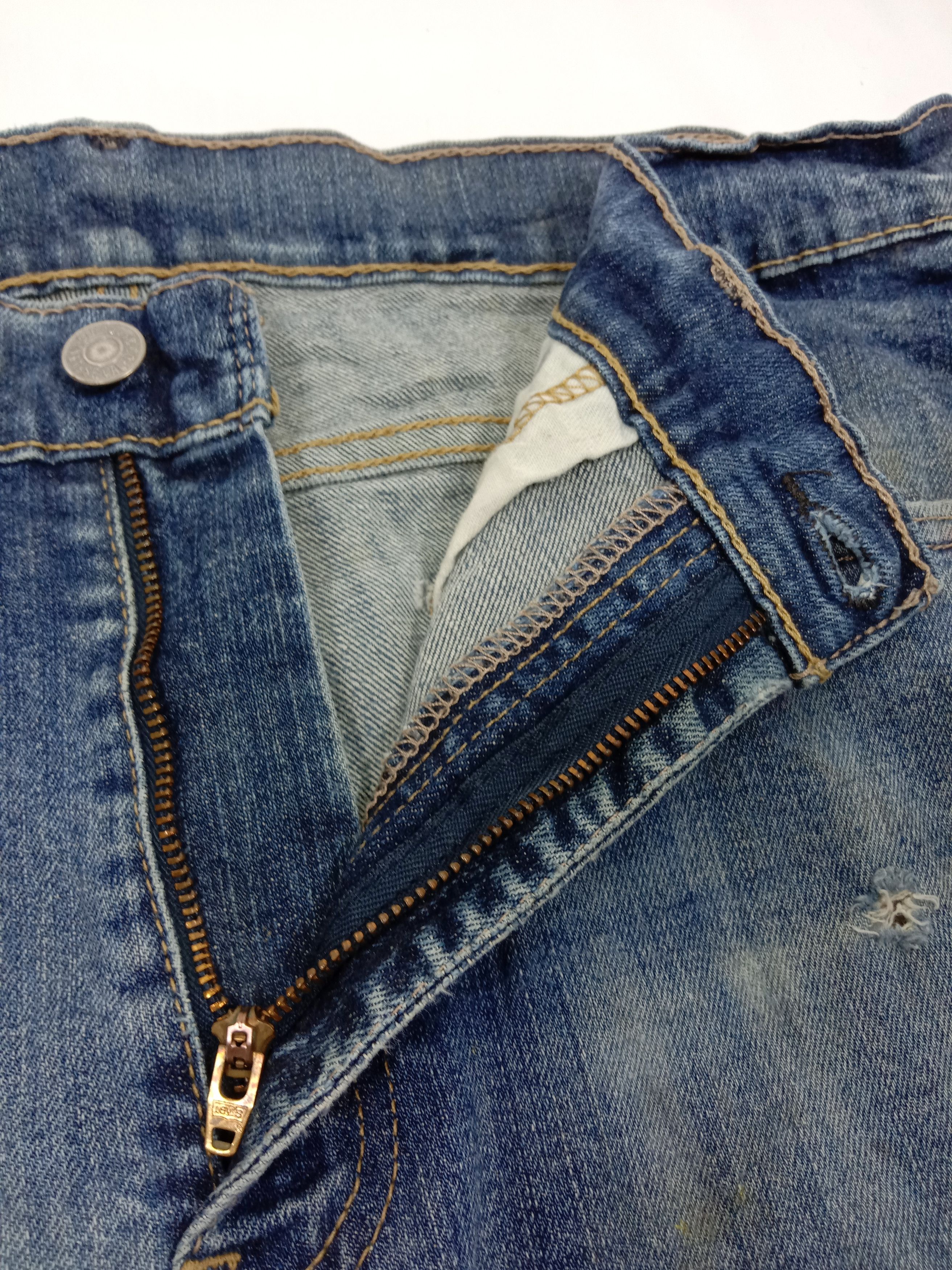Levi's Vintage Levi’s 513 Jeans Blue Wash Distressed Denim Size US 32 / EU 48 - 10 Thumbnail