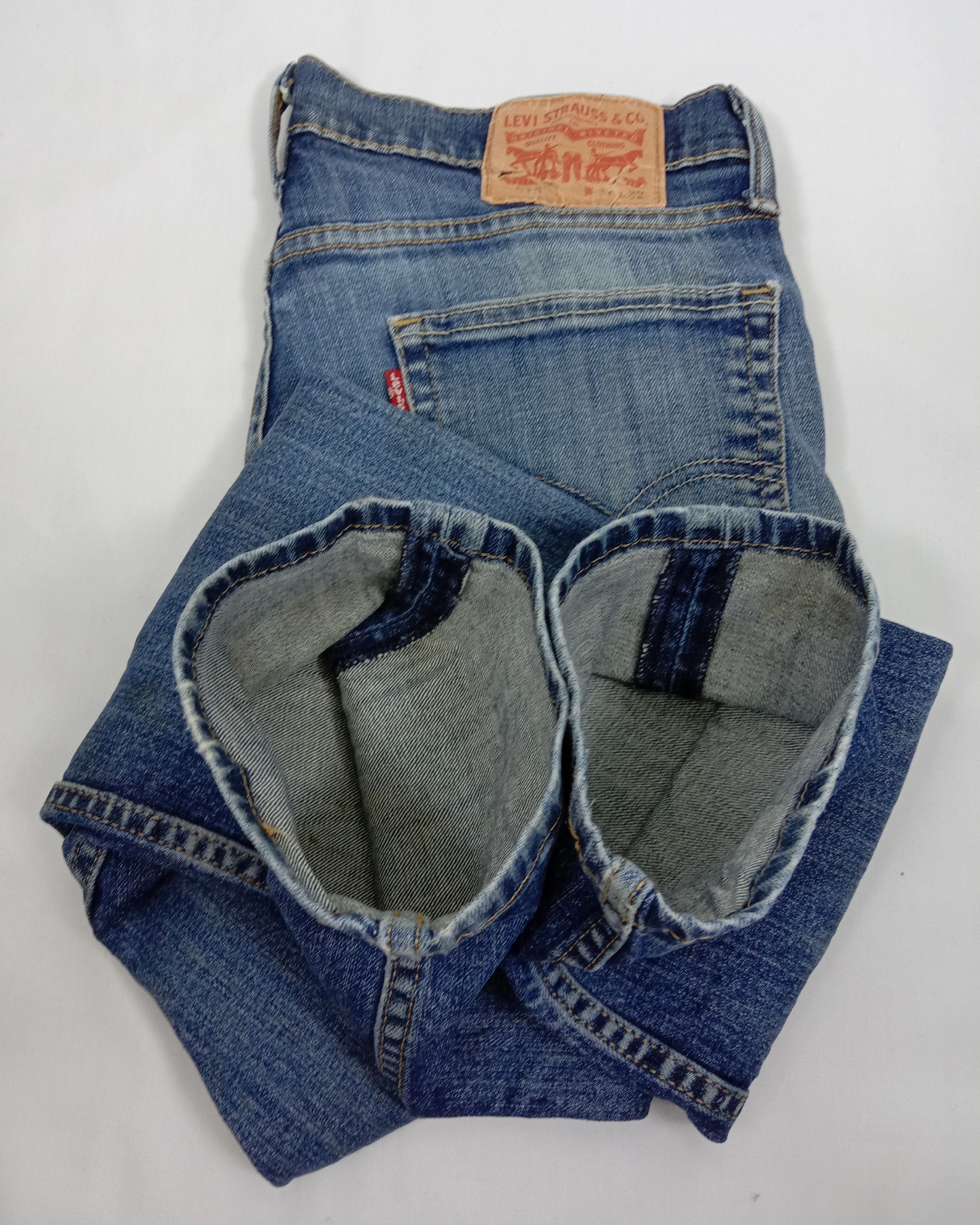 Levi's Vintage Levi’s 513 Jeans Blue Wash Distressed Denim Size US 32 / EU 48 - 19 Thumbnail