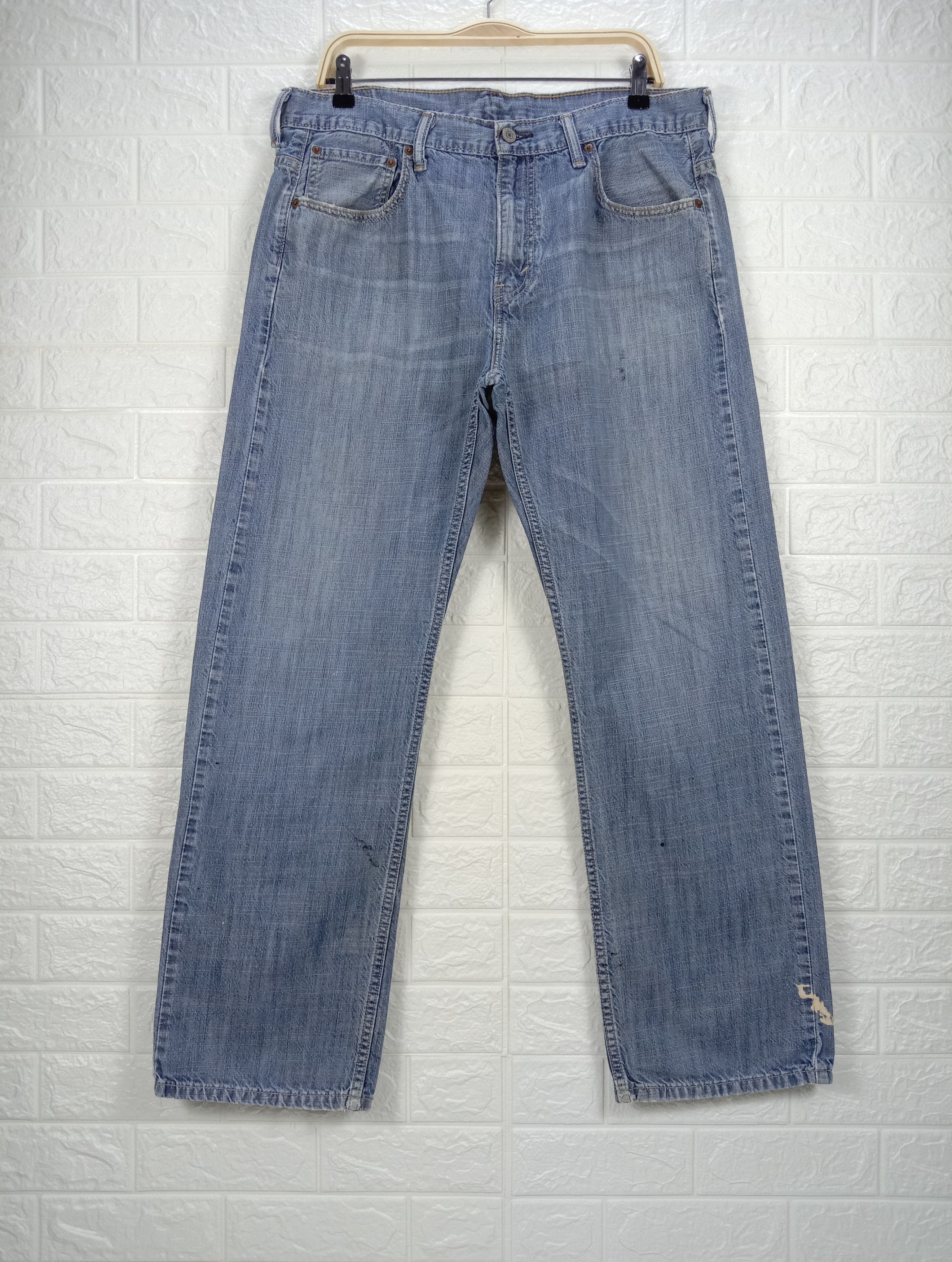 image of Levis x Levis Vintage Clothing Vintage Levi's 569 Jeans Relaxed Fit Denim in Blue, Men's (Size 34)