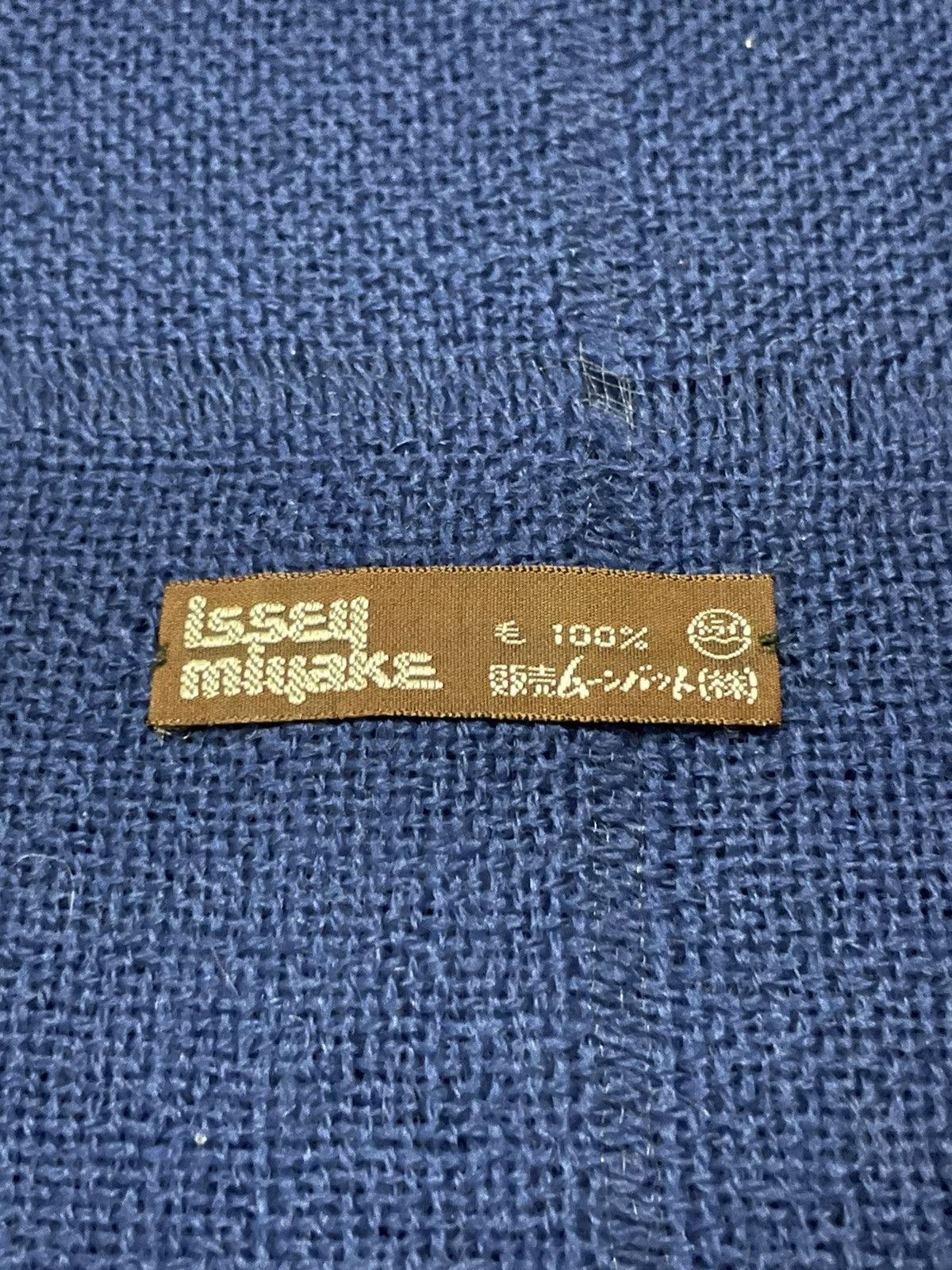 Issey Miyake × Japanese Brand × Vintage Vintage Issey Miyake Square Wool Scarf Size ONE SIZE - 2 Thumbnail