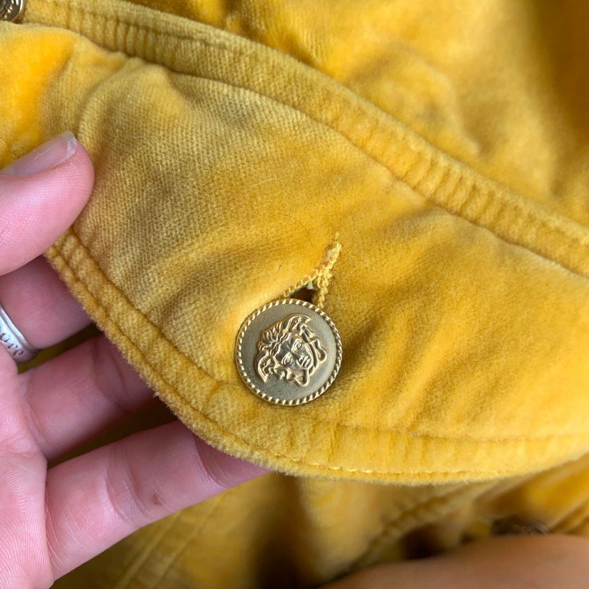 Versace VERSACE • RARE VINTAGE YELLOW VELVET & LEOPARD MEDUSA JACKET Size M / US 6-8 / IT 42-44 - 4 Thumbnail