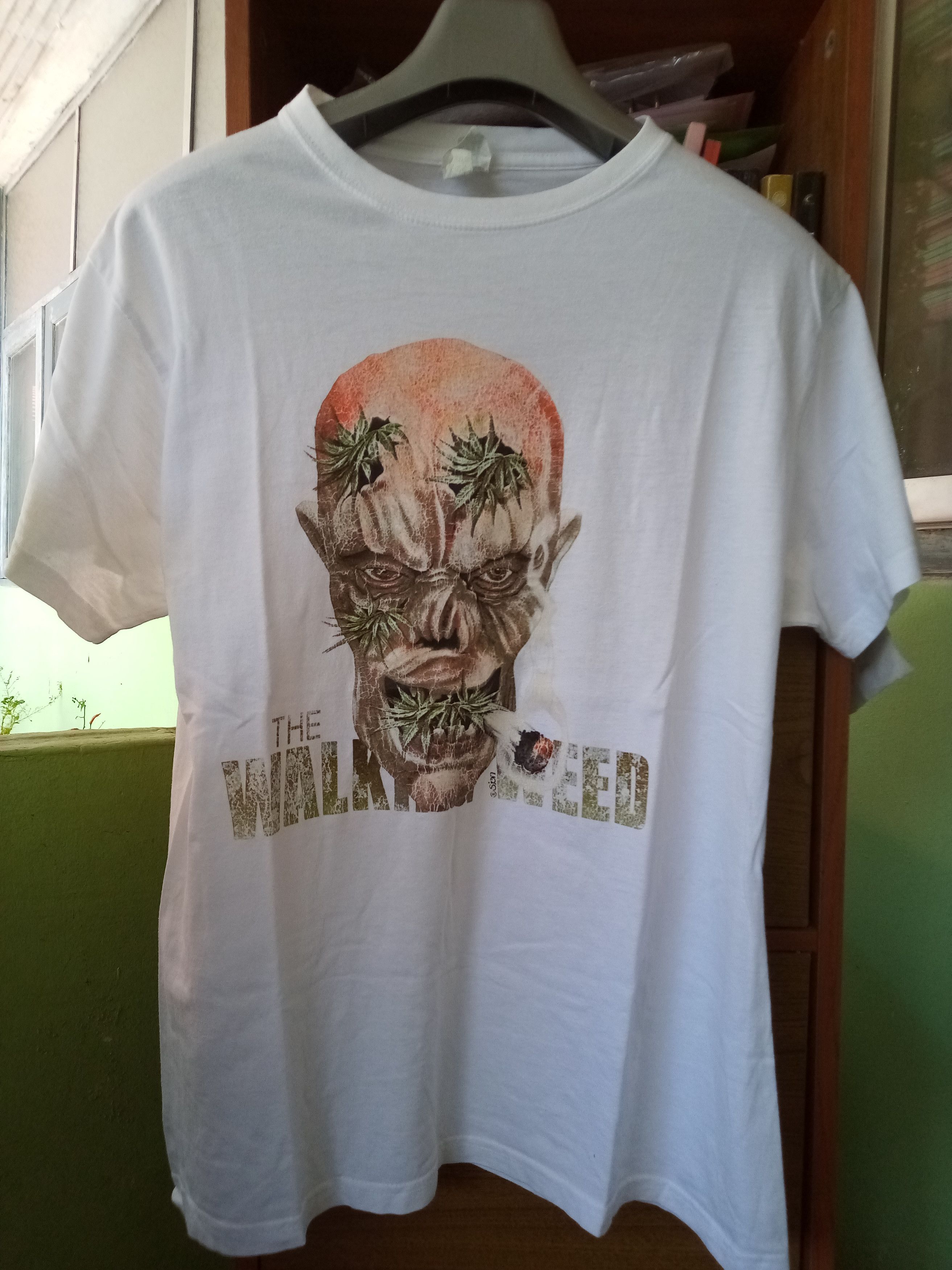 Other The Walking Dead Smoke Weed Rare collection movie Size US M / EU 48-50 / 2 - 2 Thumbnail