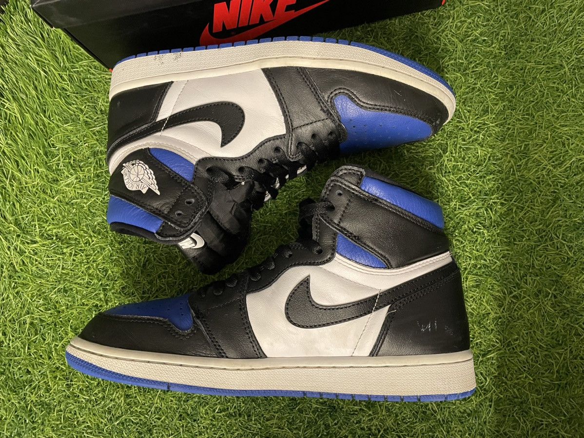 Nike AIR JORDAN 1 Retro High Og 'Royal Toe' Sneakers Size US 9 / EU 42 - 3 Thumbnail