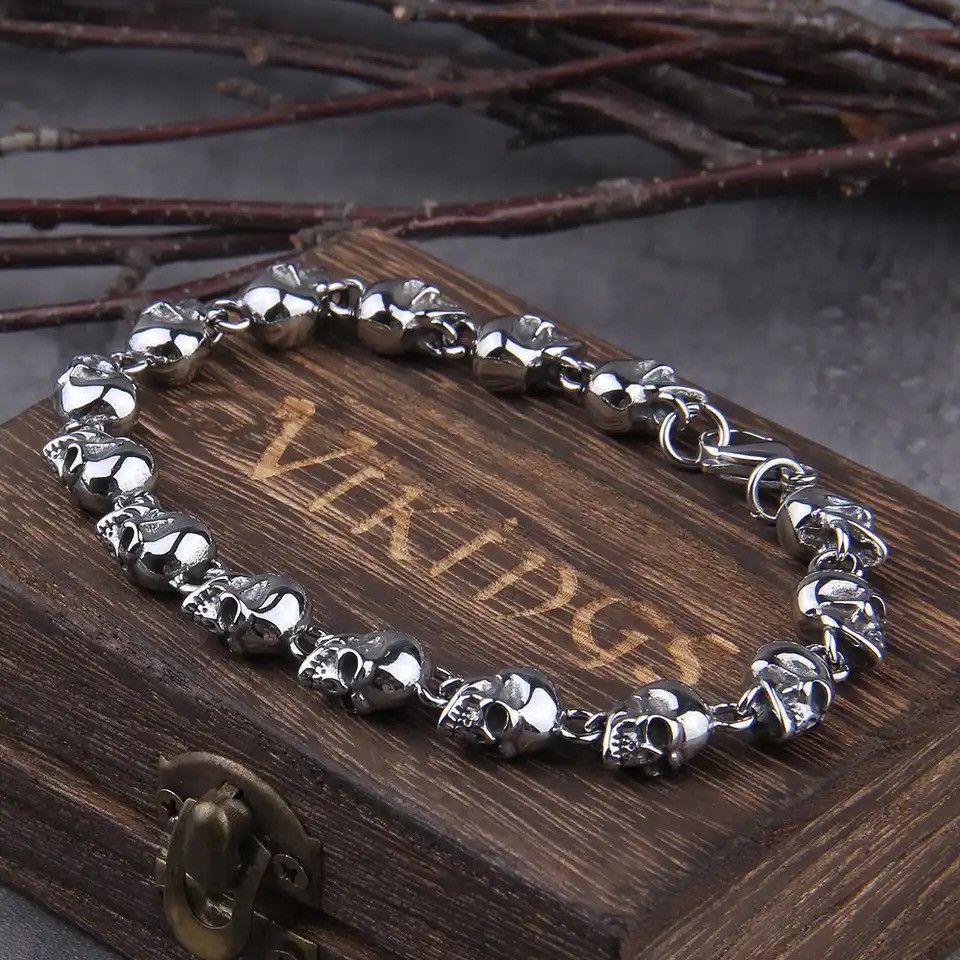 Japanese Brand × Vintage Y2K Silver Skull Bracelet Size ONE SIZE - 1 Thumbnail