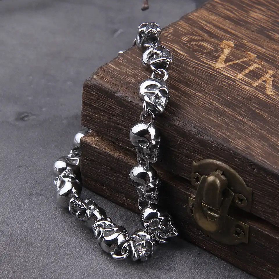 Japanese Brand × Vintage Y2K Silver Skull Bracelet Size ONE SIZE - 2 Thumbnail