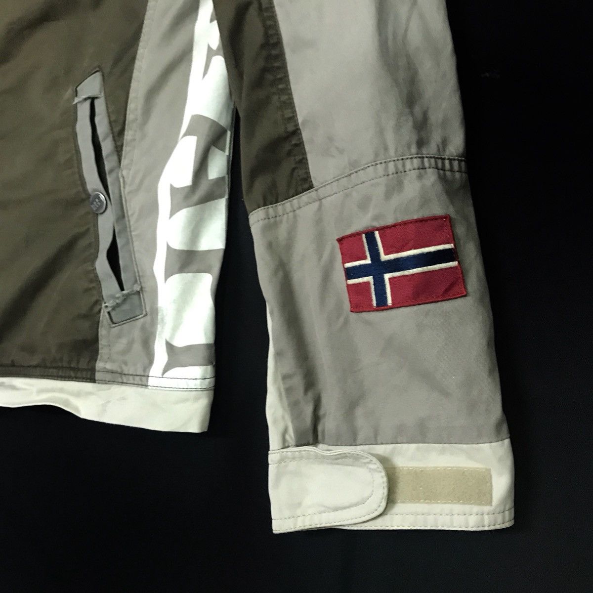 Napapijri Expedition Experience Team Jacket Size US L / EU 52-54 / 3 - 3 Thumbnail