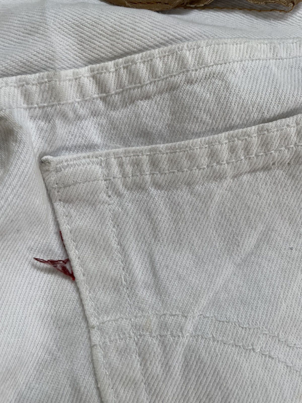 Levi's Vintage Clothing Vintage 90s Levi’s 501 Jeans Made In Usa Size US 26 / EU 42 - 16 Thumbnail