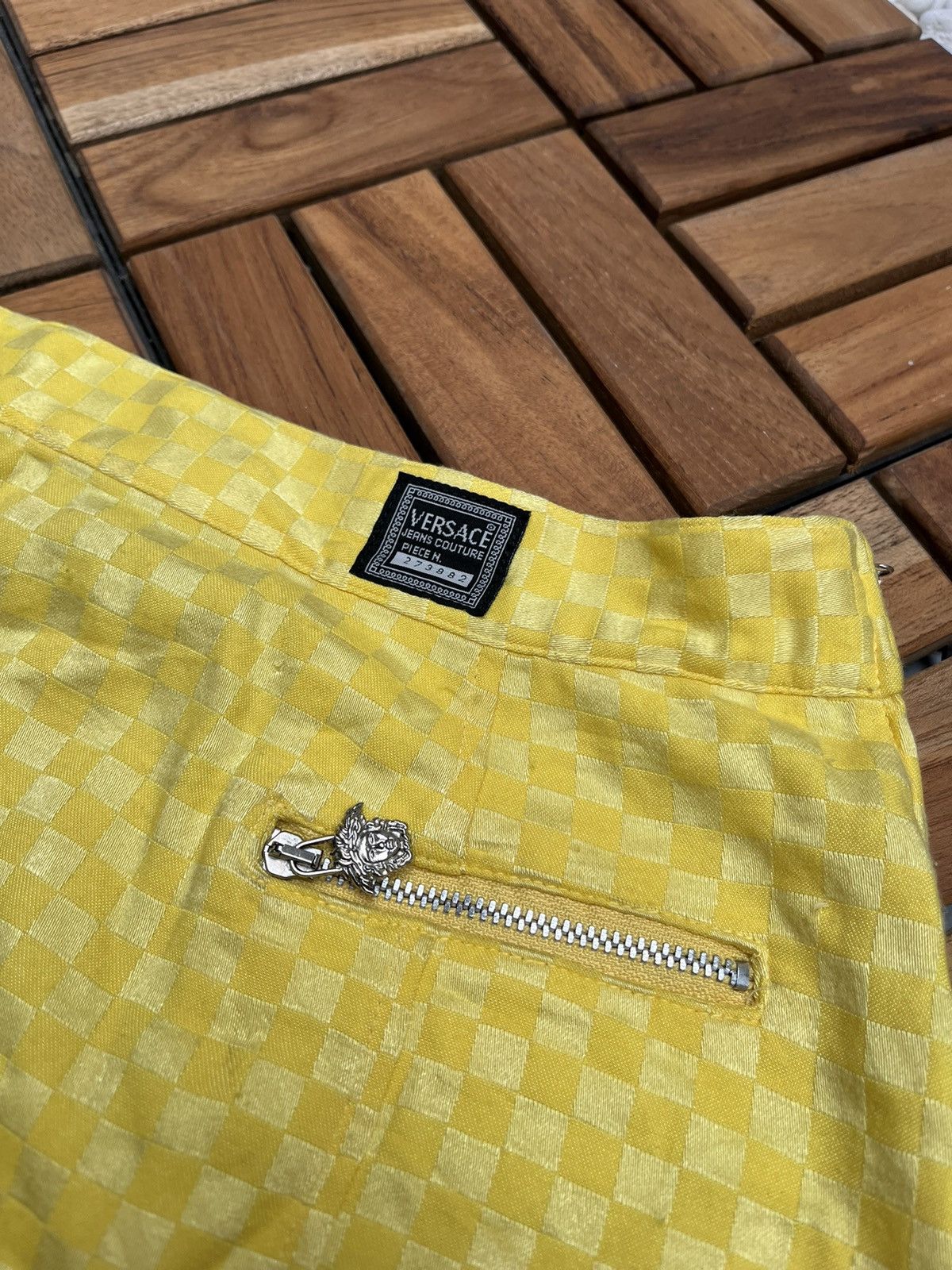Versace Vintage Versace Jean Couture Mini Skirts Chekered Board Size 28" / US 6 / IT 42 - 4 Thumbnail