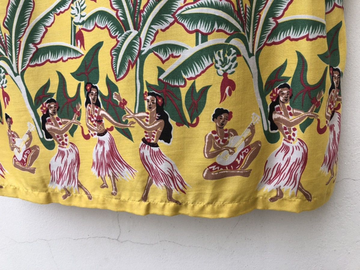 Diamond Head 80s Diamond Head Banana Leaves Hula Girl Rayon Hawaiian Size US M / EU 48-50 / 2 - 18 Thumbnail