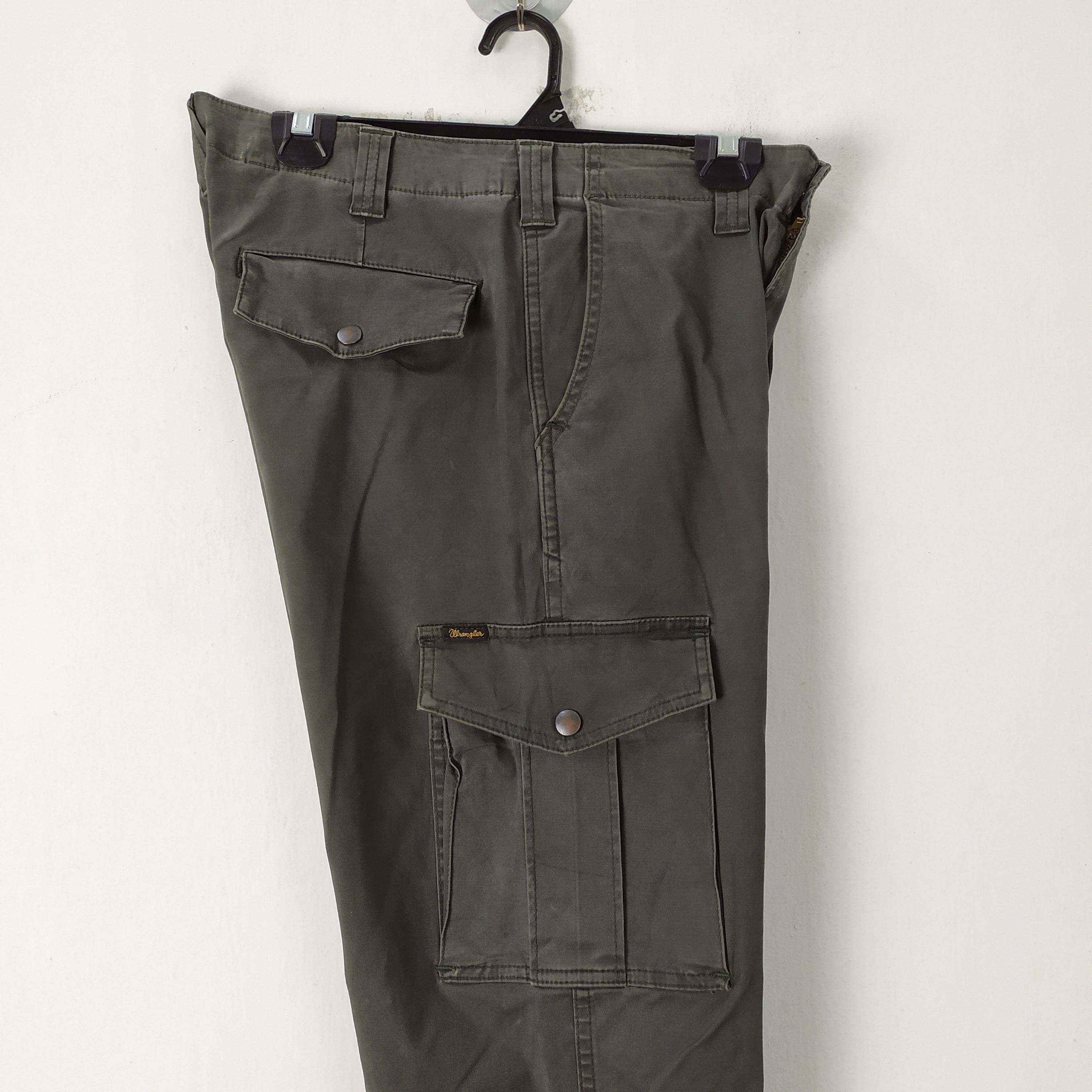 Wrangler WRANGLER CARGO PANTS MULTIPOCKET TACTICAL PANTS Size US 32 / EU 48 - 3 Thumbnail