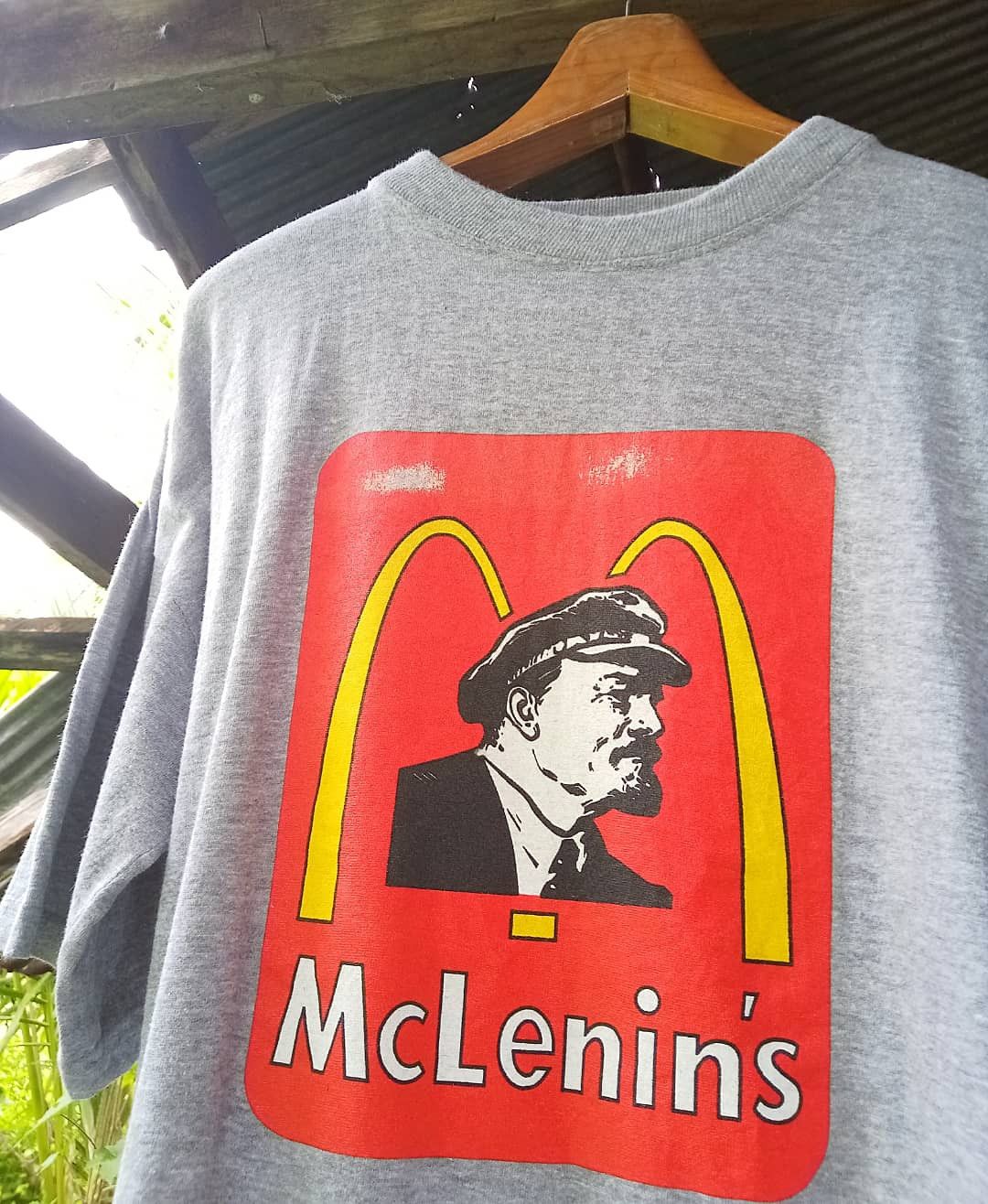 Vintage Vintage Mc Lenin's The Party is Over fashion war Size US XXL / EU 58 / 5 - 1 Thumbnail