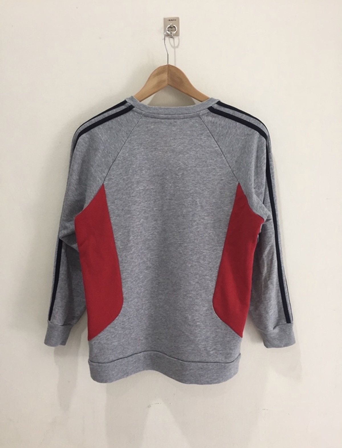 Adidas Vintage Adidas Sweatshirt Size US M / EU 48-50 / 2 - 3 Thumbnail