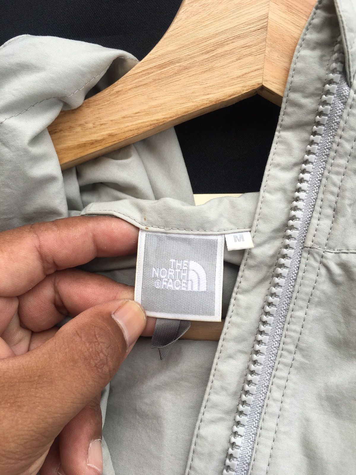 The North Face Rare The North Face Hoodie Windbreaker Size US L / EU 52-54 / 3 - 7 Thumbnail