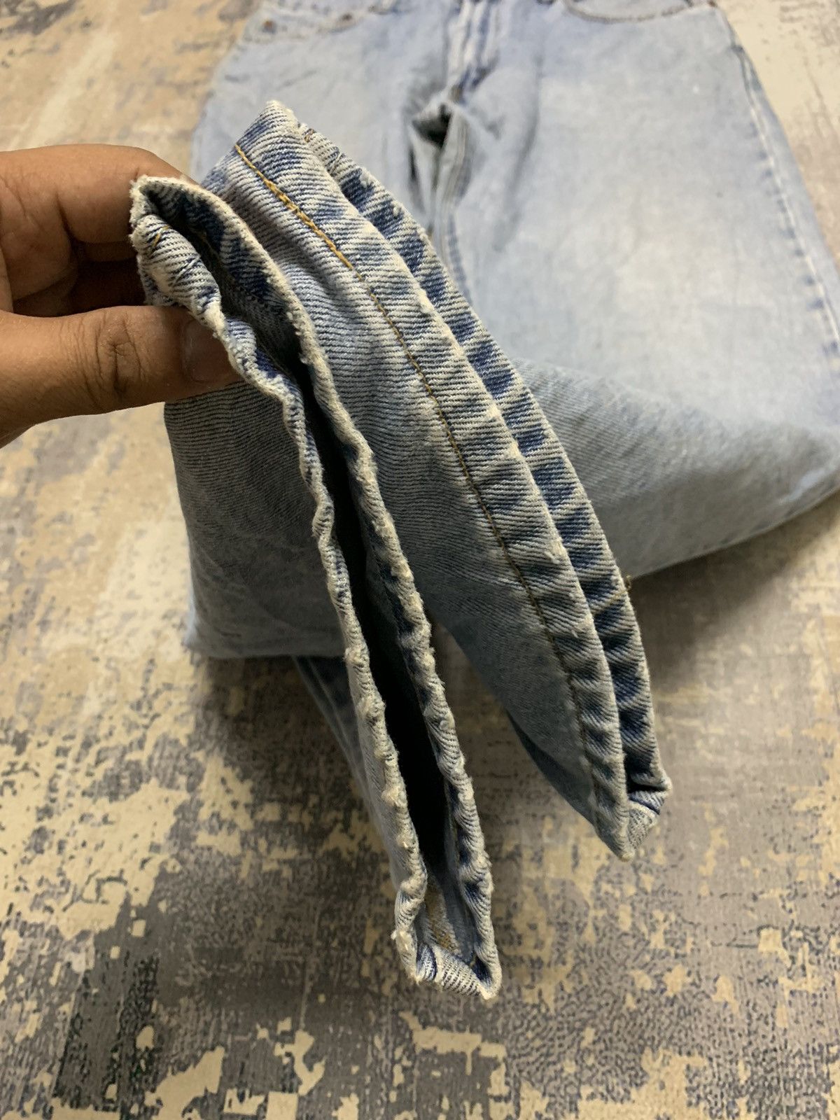 Levi's Vintage Levi’s 505 Regular Fit Distressed 90s Jeans Blue Size US 34 / EU 50 - 6 Thumbnail