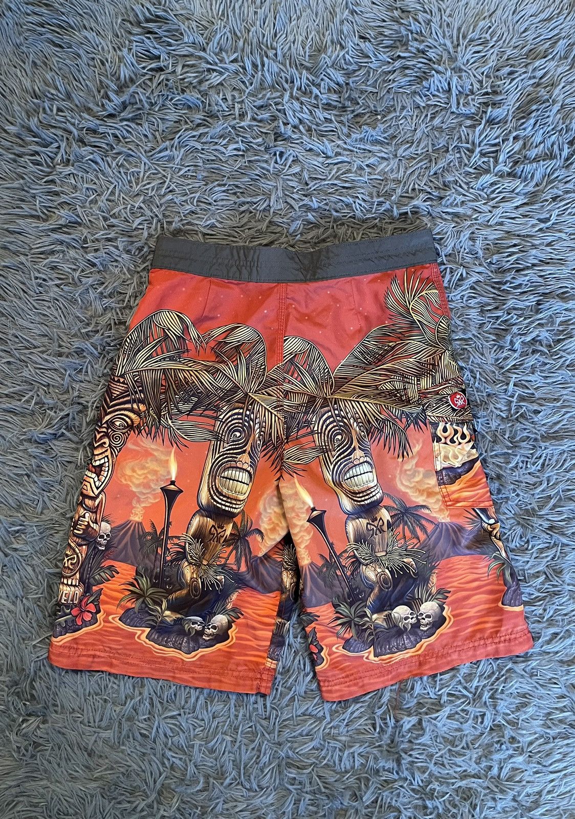 Vintage Rietveld Y2K vintage Hawaiian graphic totems shorts Size US 28 / EU 44 - 5 Thumbnail