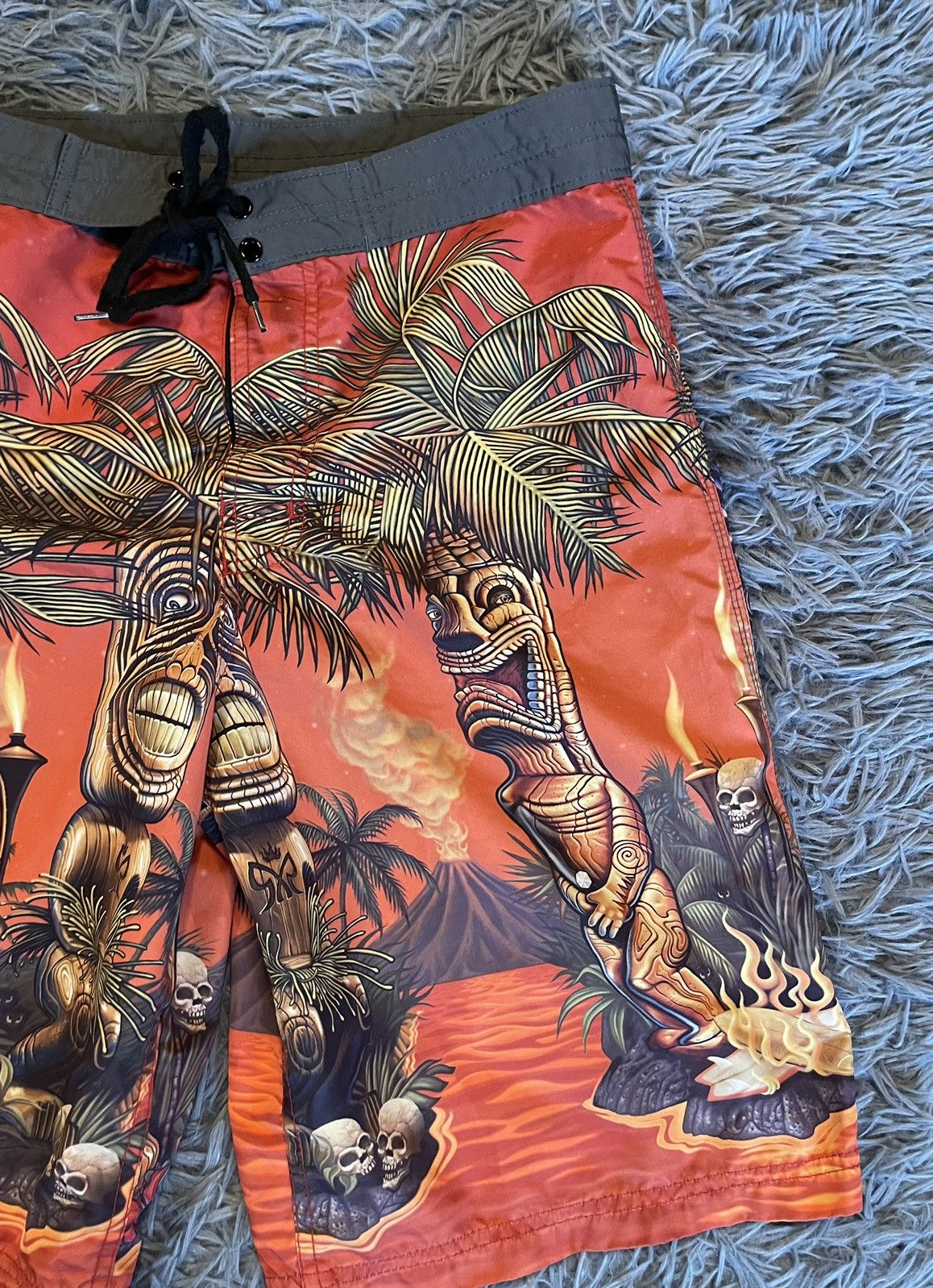 Vintage Rietveld Y2K vintage Hawaiian graphic totems shorts Size US 28 / EU 44 - 6 Thumbnail