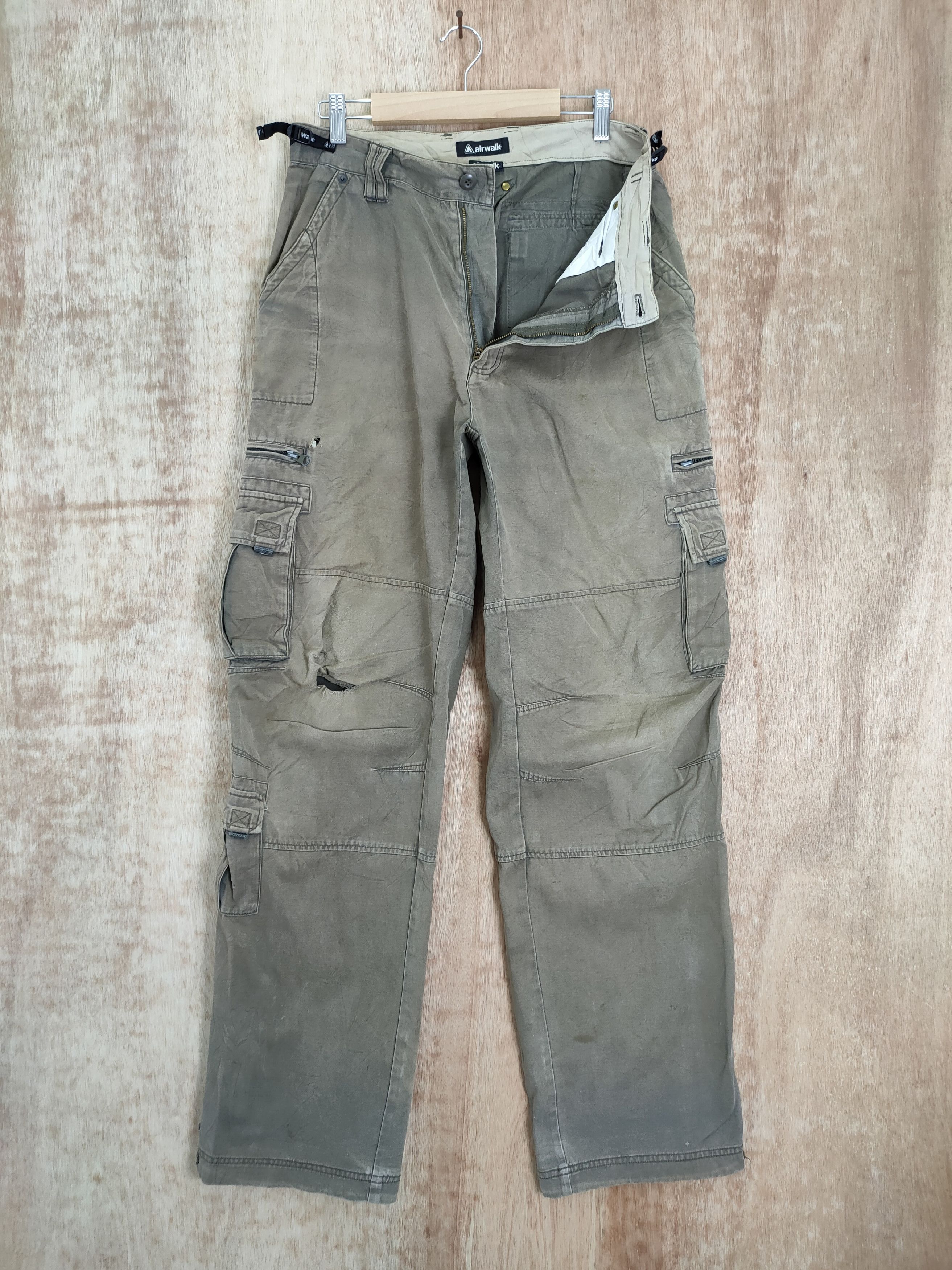 Japanese Brand VINTAGE JAPANESE FADED DISTRESSED KNEE CARGO PANTS Size US 32 / EU 48 - 1 Thumbnail