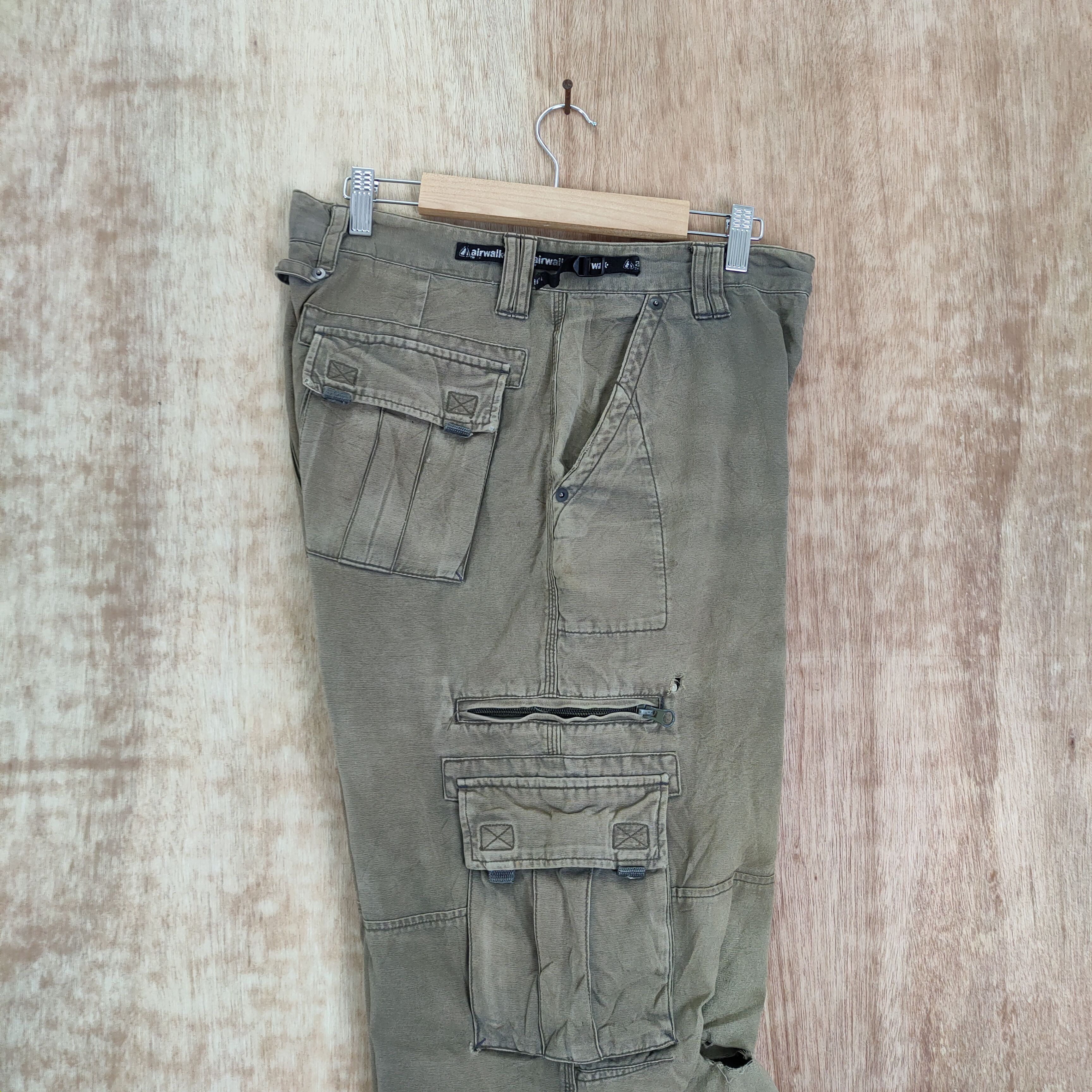 Japanese Brand VINTAGE JAPANESE FADED DISTRESSED KNEE CARGO PANTS Size US 32 / EU 48 - 13 Thumbnail
