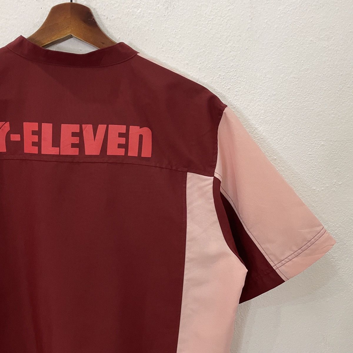 Vintage 7 Eleven Zipper Ups Tee