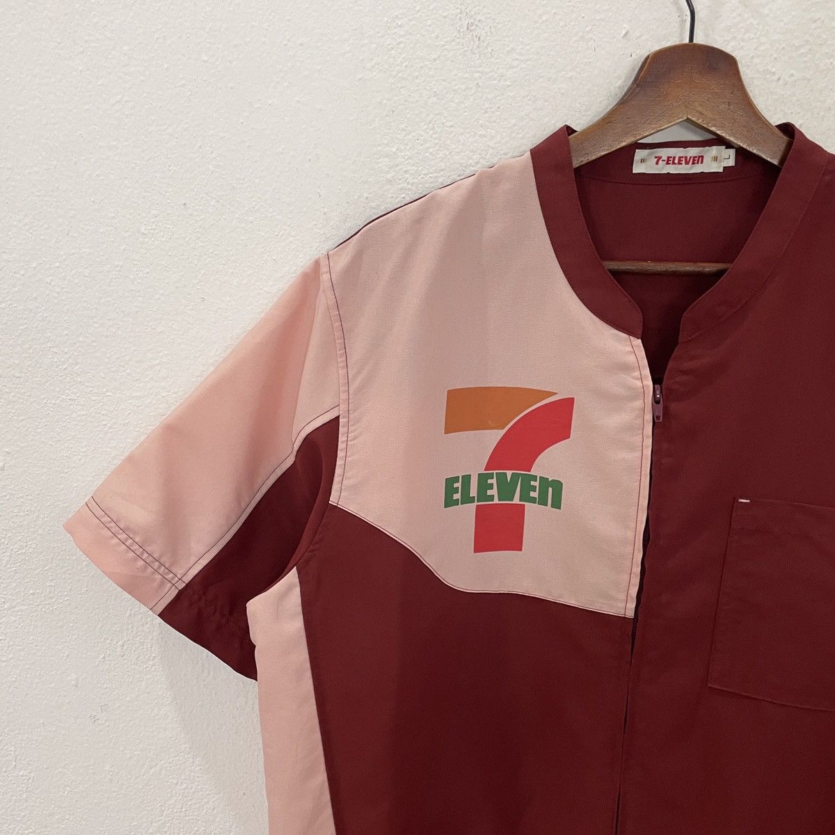 Vintage 7 Eleven Zipper Ups Tee