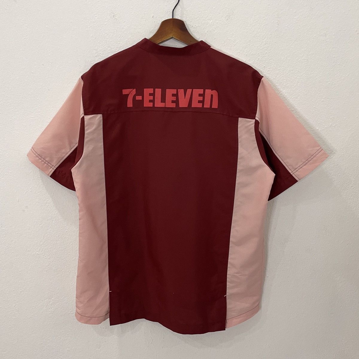 Vintage 7 Eleven Zipper Ups Tee