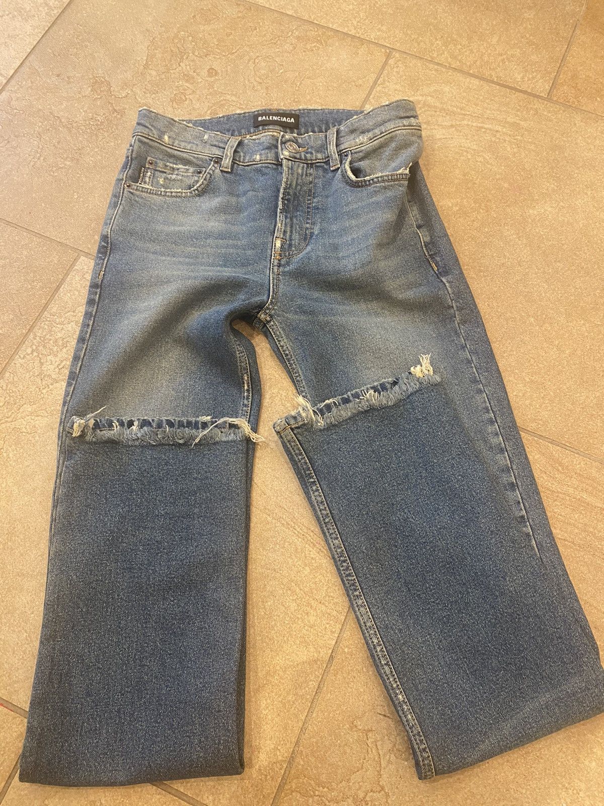 Balenciaga Balenciaga Washed Distressed Denim Jeans Size US 29 - 1 Thumbnail