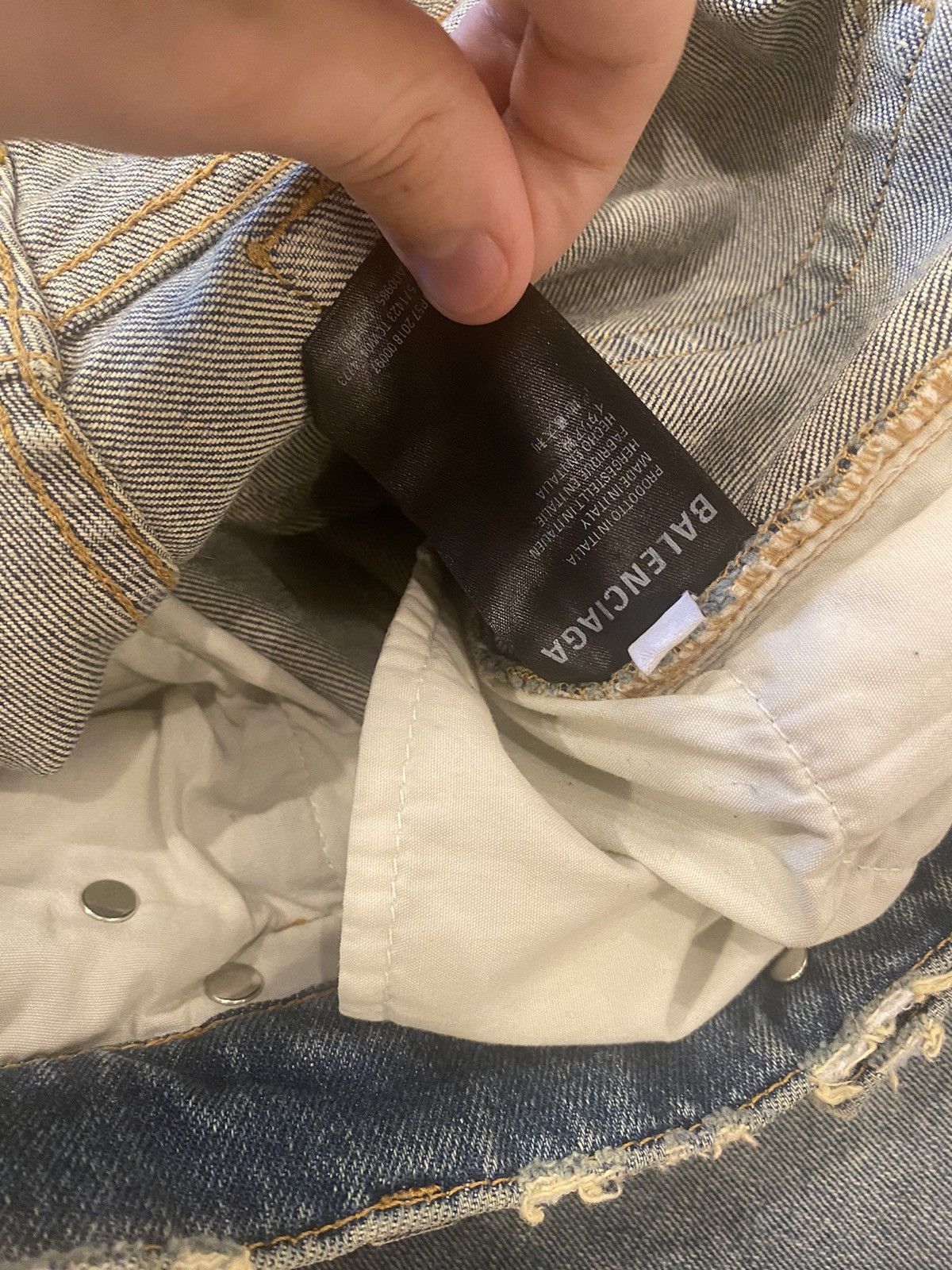 Balenciaga Balenciaga Washed Distressed Denim Jeans Size US 29 - 8 Thumbnail