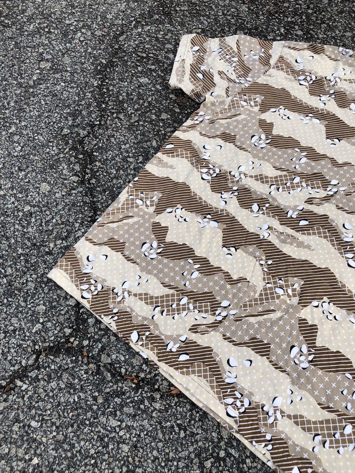 Japanese Brand Vintage SwaggerJapanese Street Camo Printed Tshirt Size US XL / EU 56 / 4 - 6 Thumbnail