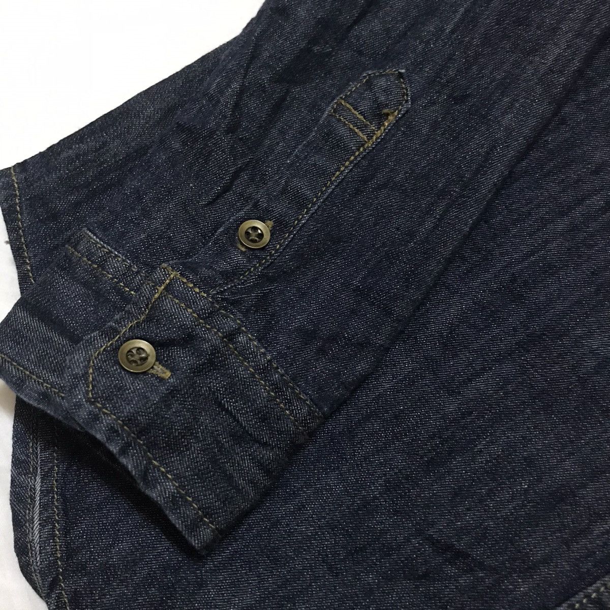 Japan Blue × Japanese Brand × Native Titicaca Double Chest Pocket Light Denim Shirt Size US L / EU 52-54 / 3 - 6 Thumbnail