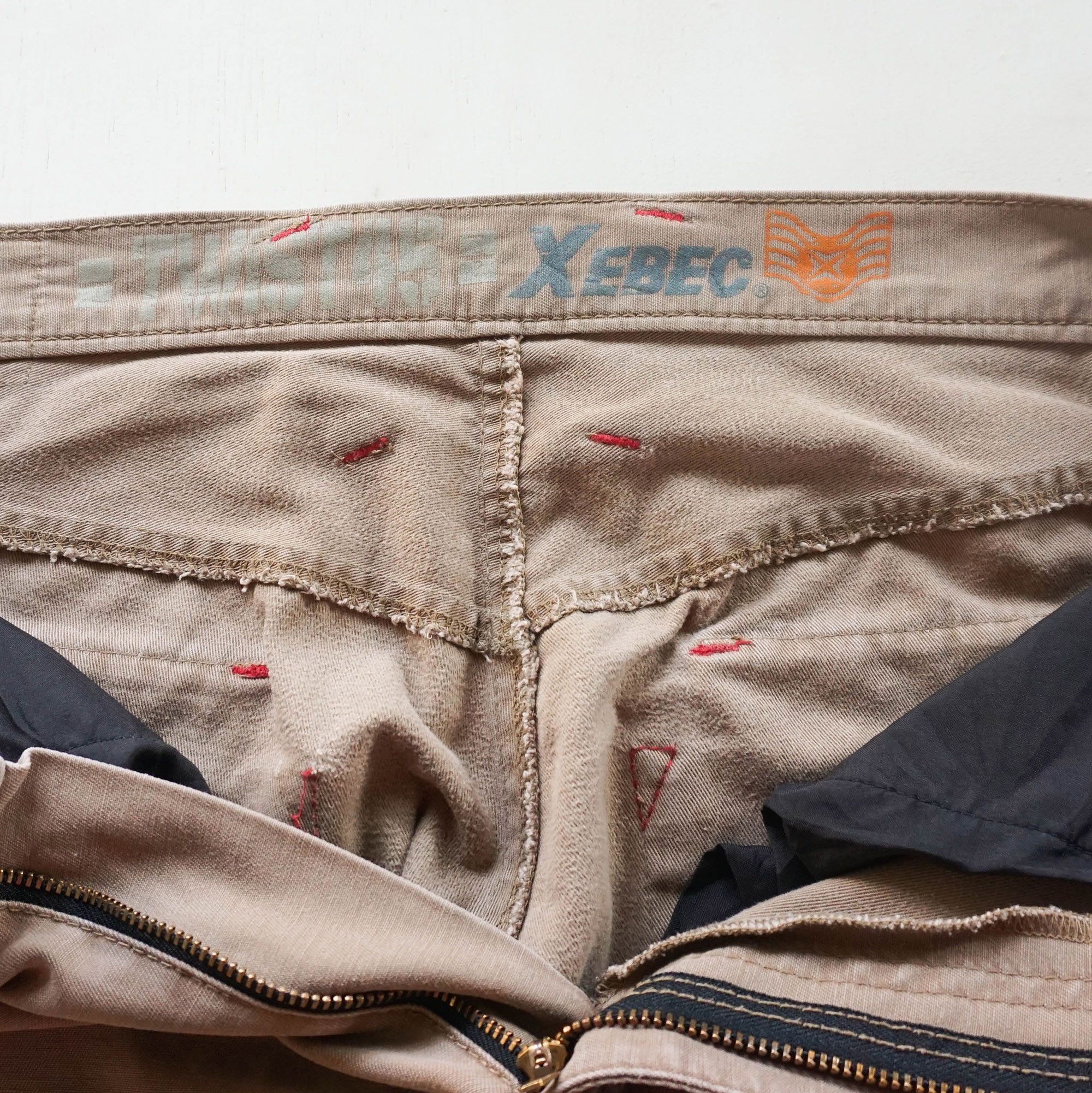 Japanese Brand XEBEC Twist45 Multipockets Curved Legs Cargo Pants Size US 31 - 9 Thumbnail