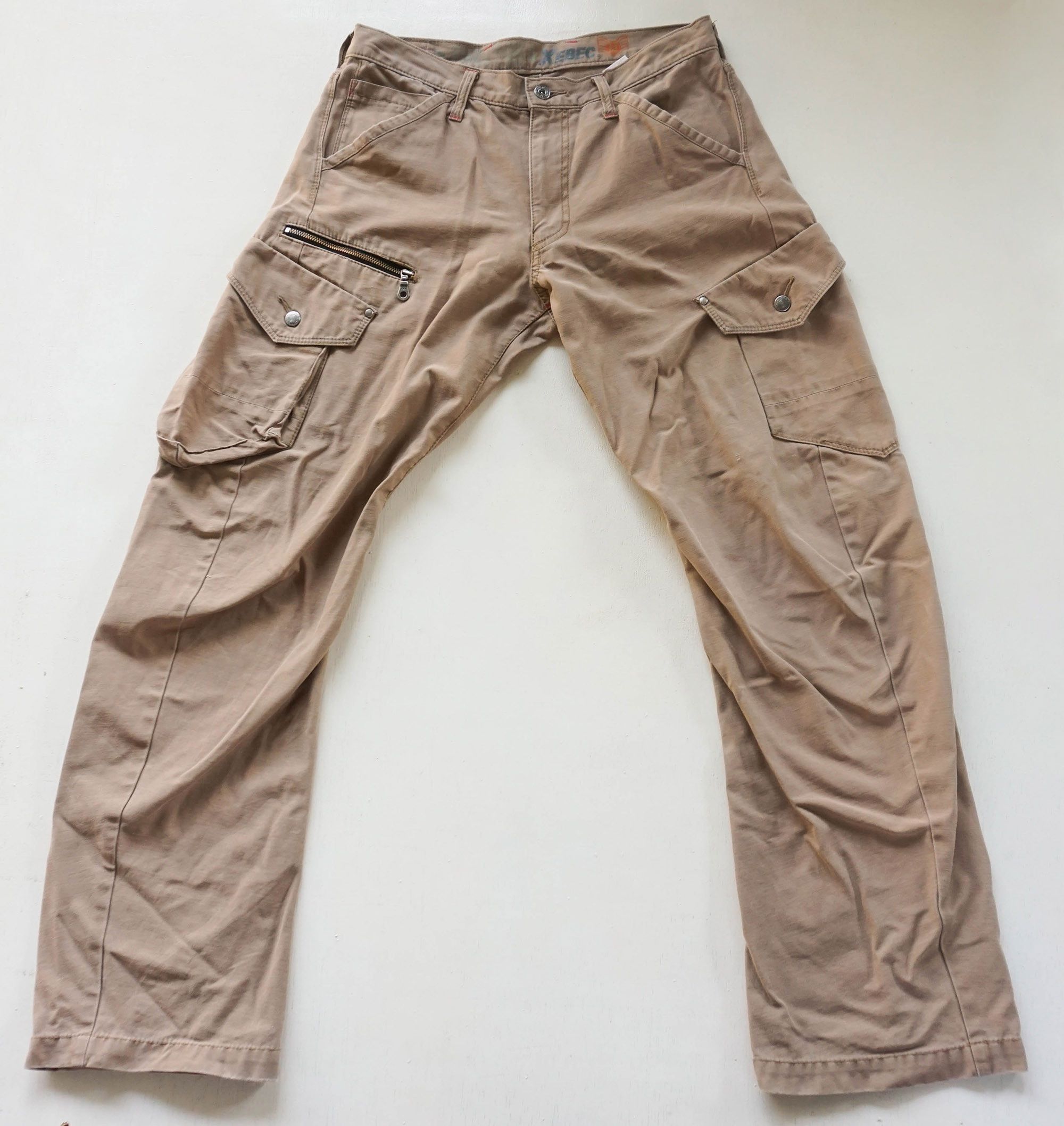 Japanese Brand XEBEC Twist45 Multipockets Curved Legs Cargo Pants Size US 31 - 1 Thumbnail