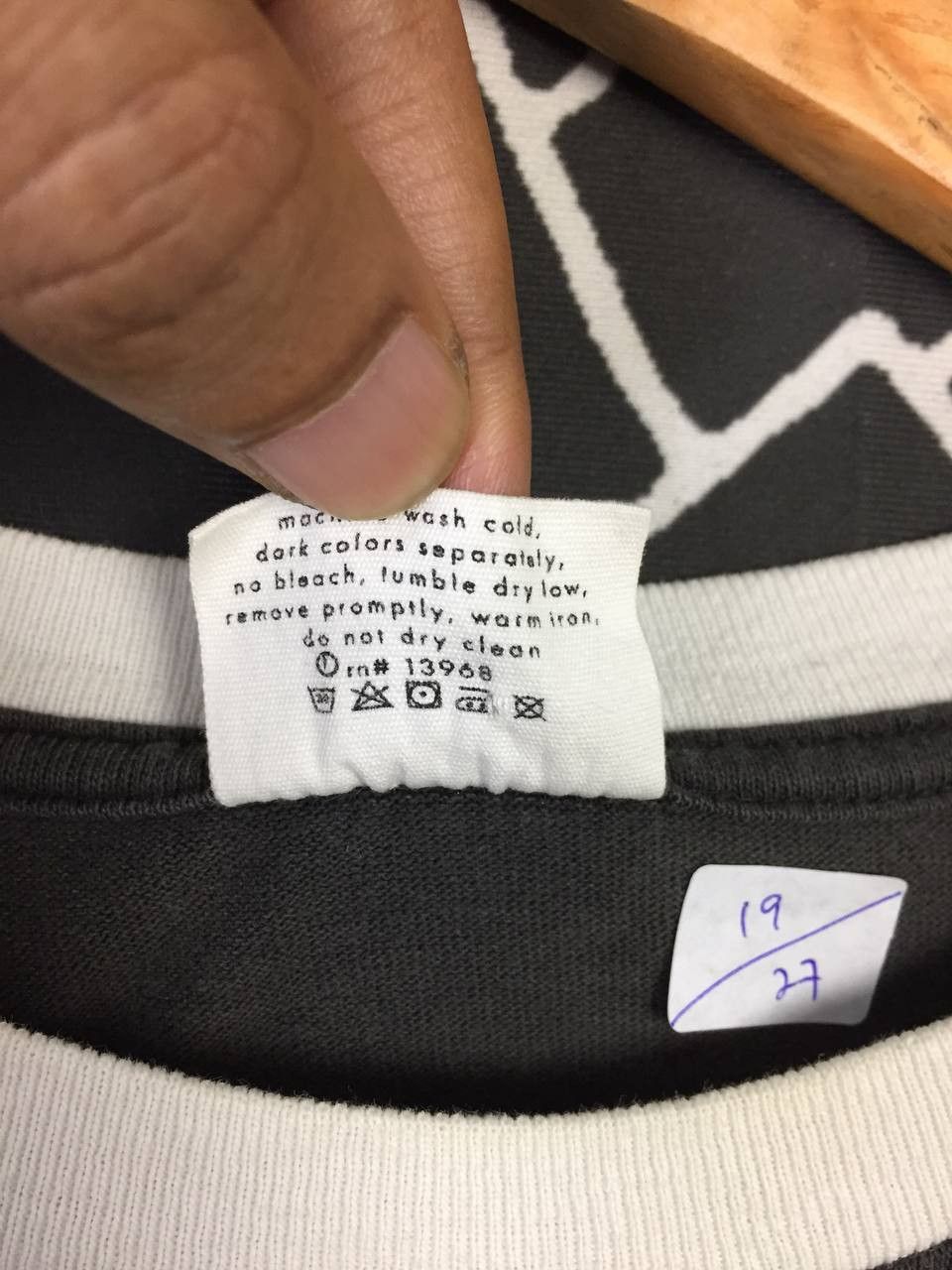 Calvin Klein Vtg 90s Calvin Klein Logo Spell Out Made In Usa Tee Size US S / EU 44-46 / 1 - 8 Thumbnail