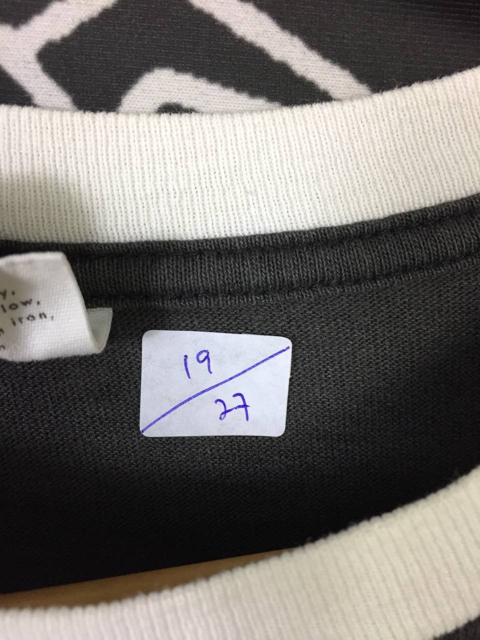 Calvin Klein Vtg 90s Calvin Klein Logo Spell Out Made In Usa Tee Size US S / EU 44-46 / 1 - 9 Thumbnail