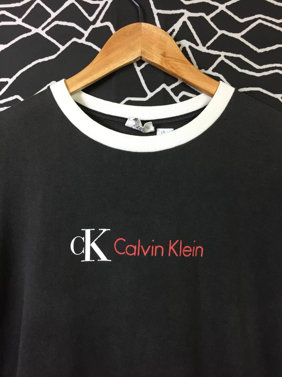 Calvin Klein Vtg 90s Calvin Klein Logo Spell Out Made In Usa Tee Size US S / EU 44-46 / 1 - 3 Thumbnail