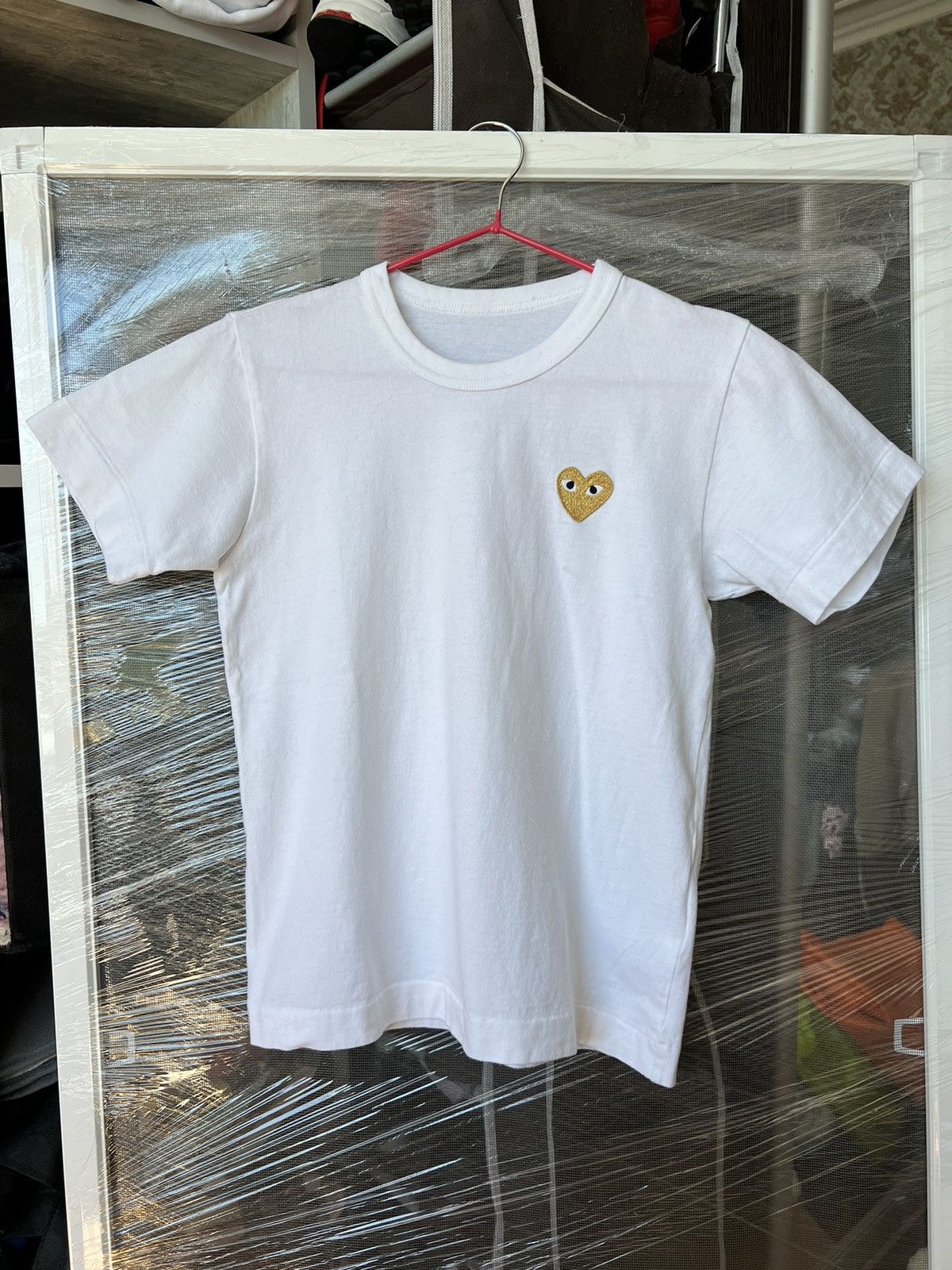 Comme des Garcons × Comme des Garcons PLAY × Japanese Brand Comme des Garçons PLAY Womens Gold Heart Logo Tee Size S / US 4 / IT 40 - 2 Thumbnail