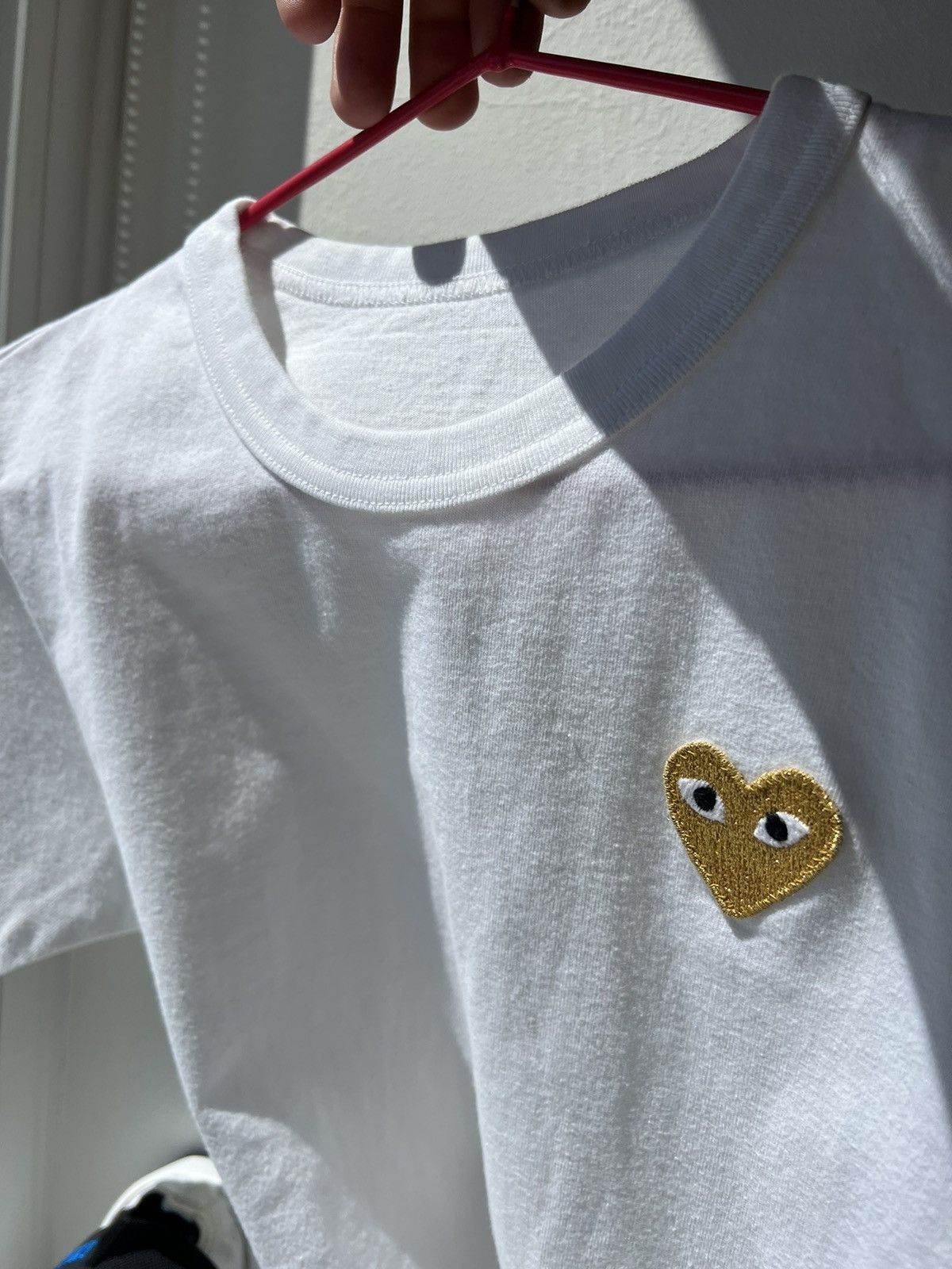 Comme des Garcons × Comme des Garcons PLAY × Japanese Brand Comme des Garçons PLAY Womens Gold Heart Logo Tee Size S / US 4 / IT 40 - 1 Thumbnail