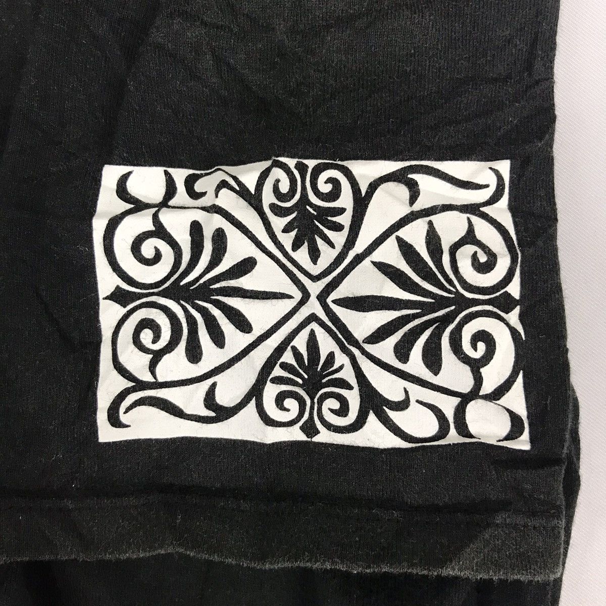 Japanese Brand A.A.R. Yohji Yamamoto Design Studio Paisley Art Tee Size M / US 6-8 / IT 42-44 - 6 Thumbnail