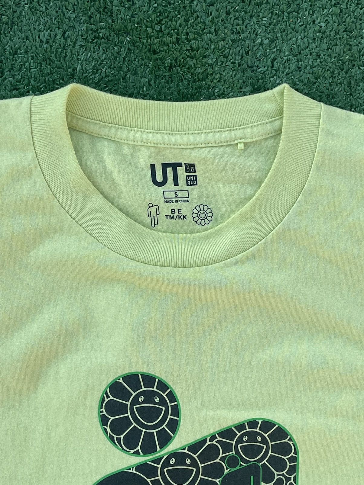 Uniqlo Billie Eilish Flower Skulls Logo T-Shirt Size US S / EU 44-46 / 1 - 3 Thumbnail