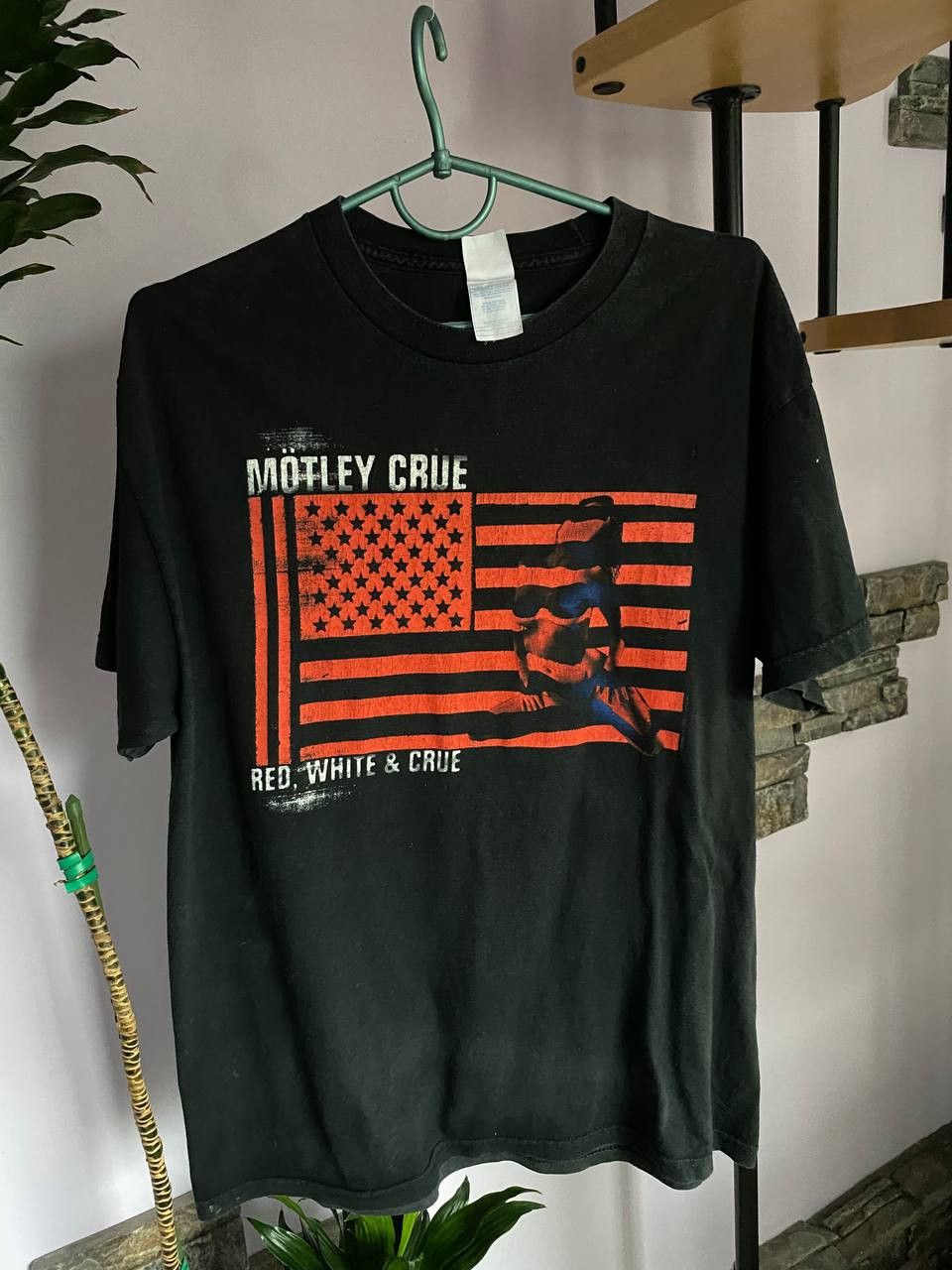 Band Tees Vintage Motley Crue Red White & Crue Tee Size US L / EU 52-54 / 3 - 1 Thumbnail