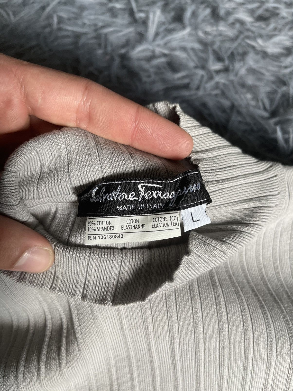 Salvatore Ferragamo × Vintage Salvatore Ferragamo 90s vtg heavy cotton turtleneck t-shirt Size L / US 10 / IT 46 - 2 Thumbnail