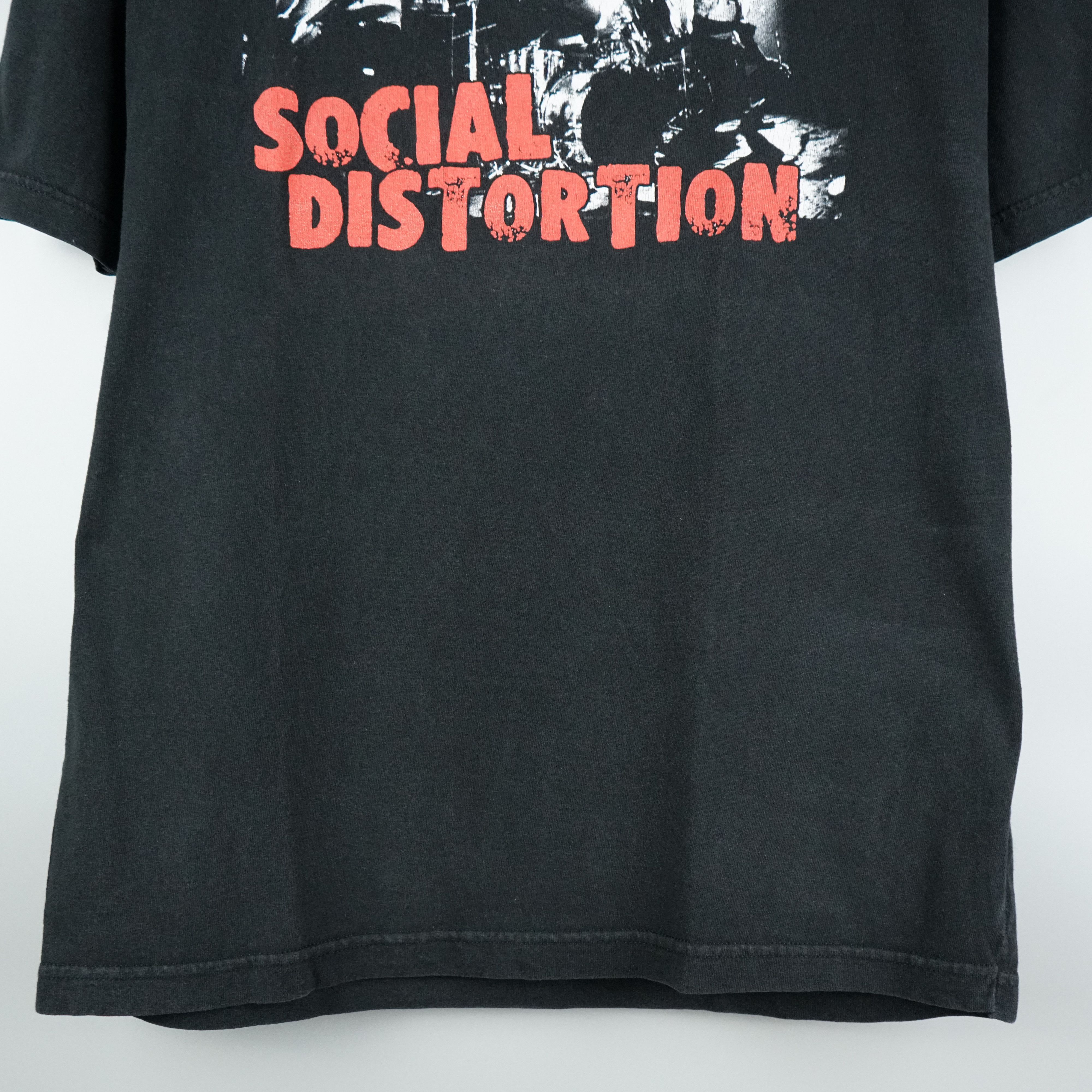 Band Tees × Vintage Vintage Social Distortion t shirt Distressed Size US M / EU 48-50 / 2 - 3 Thumbnail