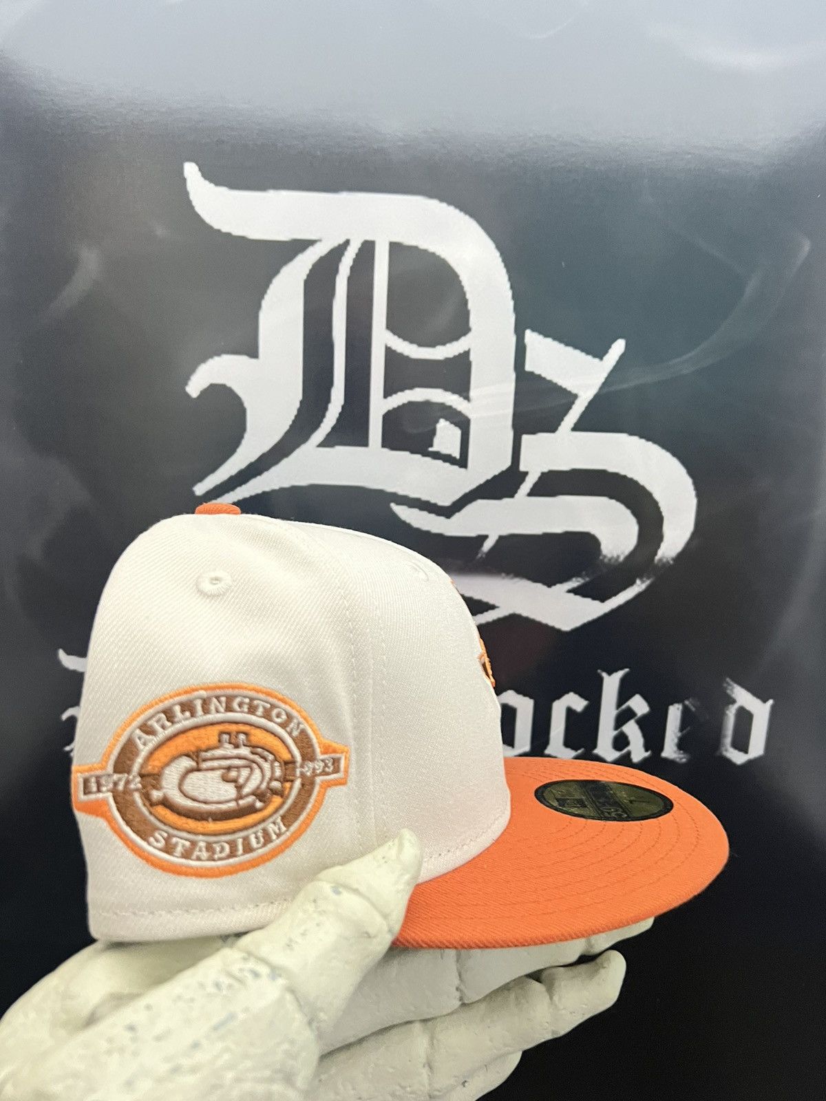 Hat Club × New Era 7 1/4 - Texas Rangers Horror Chainsaw Massacre Fitted Hat Size ONE SIZE - 3 Thumbnail