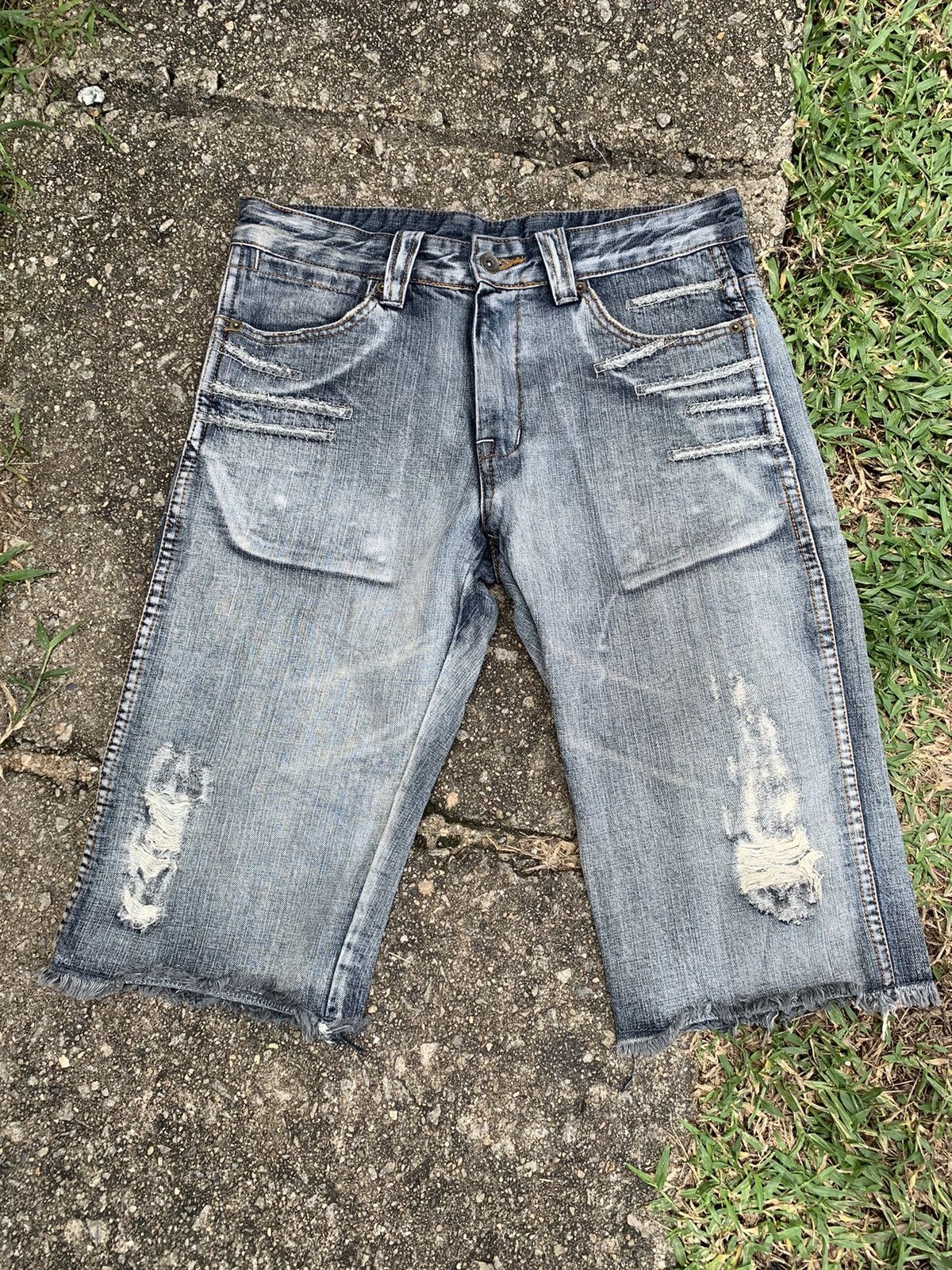 🔥STEALS🔥 semantic design distressed denim short pants