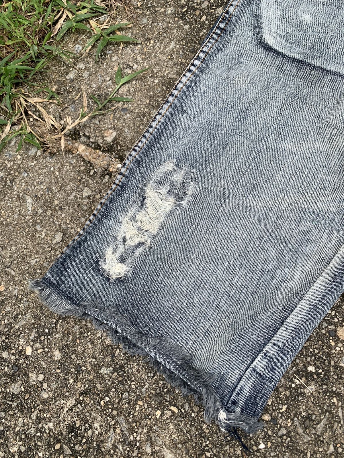 Japanese Brand 🔥STEALS🔥 semantic design distressed denim short pants Size US 32 / EU 48 - 7 Thumbnail